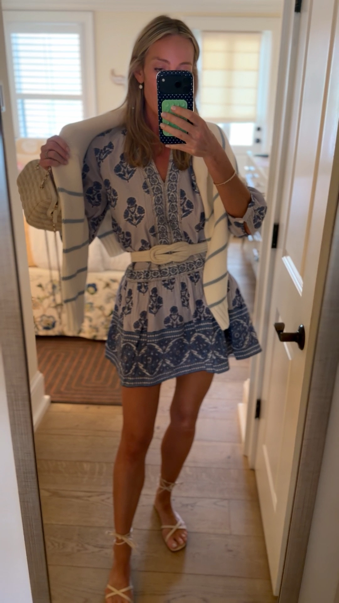 Size small dress!! Size small travel!!!