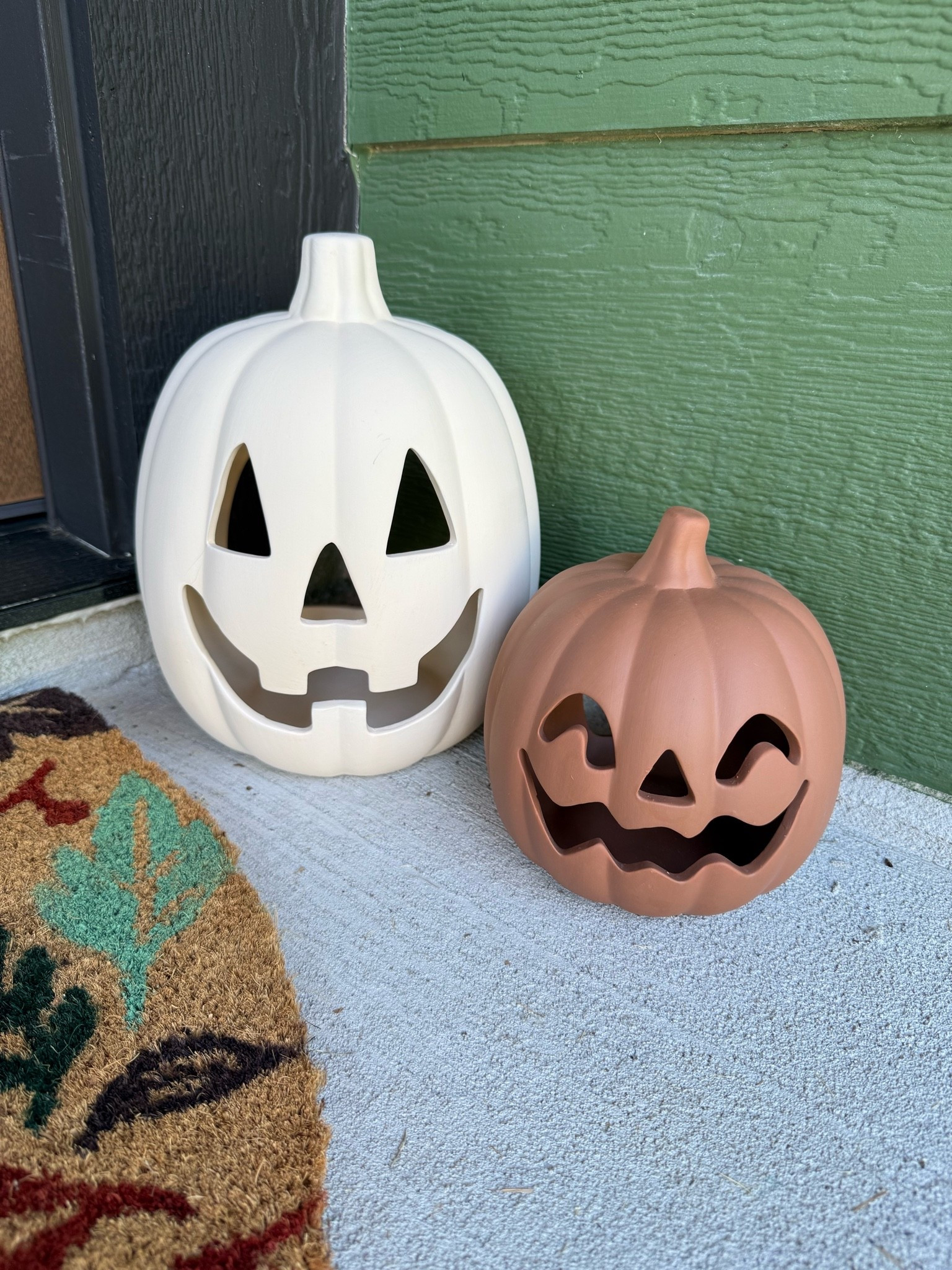 A little spooky season porch decor 🎃🤎 these Terracotta Jack O' Lanterns from Kohl’s are the cutest! Kohl’s Deal Days is happening through 10/8 — 25% off with code TAKE25. @Kohl's #kohls #kohlspartner #kohlsfinds