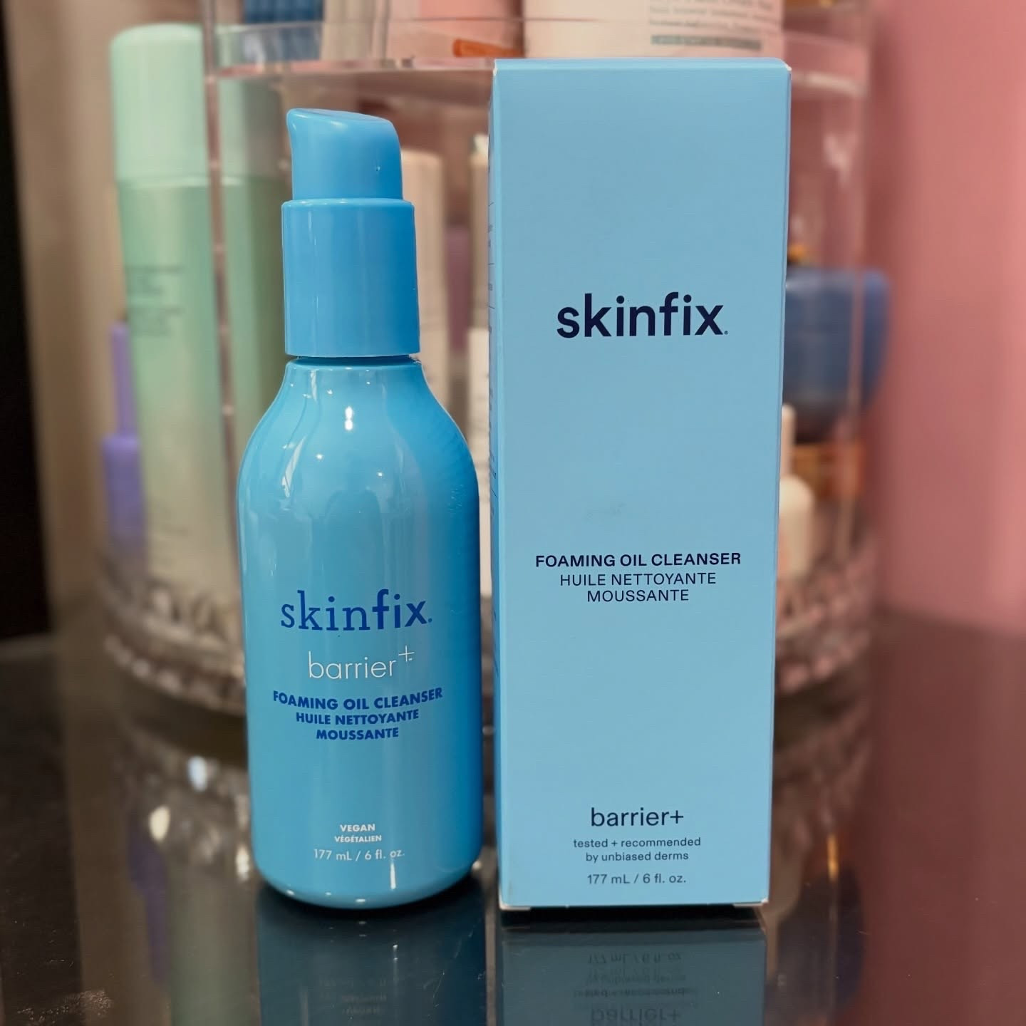 ⭐️PRODUCT REVIEW⭐️

This product was gifted to me by @skinfix with no obligation to post.

The Skinfix Foaming Oil Cleanser is a creamy formula that feels great on skin. This has a milky gel consistency that produces a nice rich lather and feels like it does a good job of cleansing skin. I have combination skin that leans dry in the colder months and this has been excellent for my skin. It feels hydrating and soothing at the same time.

#skinfix #skincare #productreview #facewash #clean