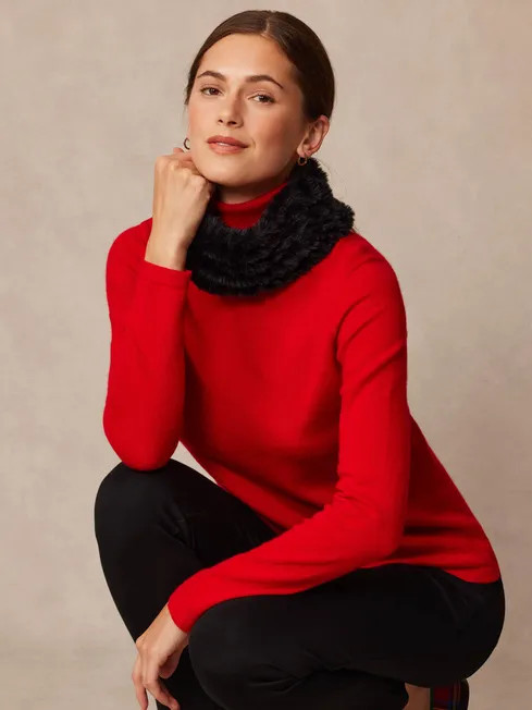 Herst Cashmere Turtleneck | J.McLaughlin