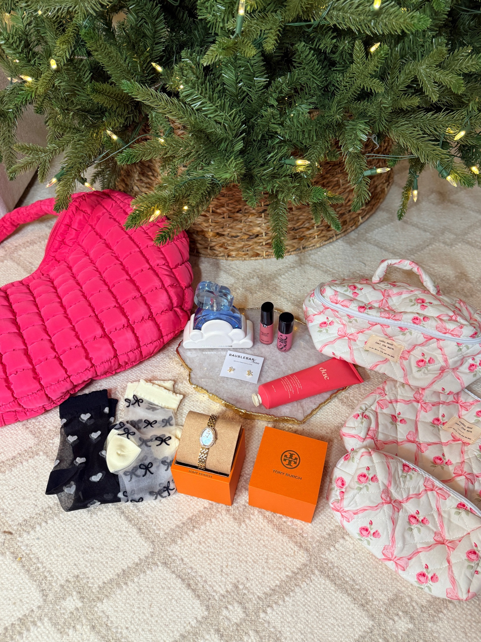 Teen gift guide 

#LTKCyberWeek #LTKHoliday #LTKGiftGuide