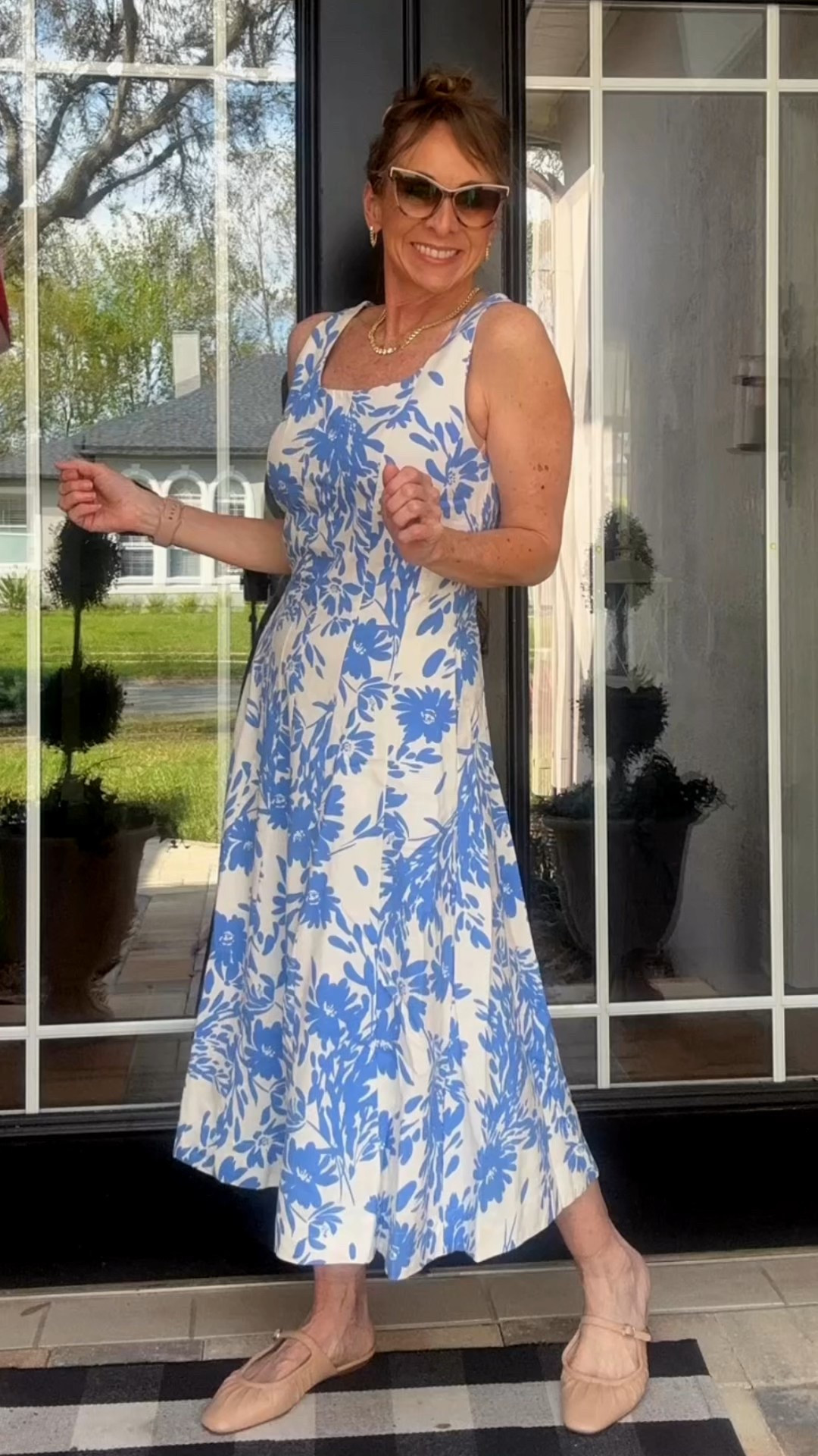 Did someone say baby shower? Bridal
Shower? Easter? Graduation? Mother’s Day?
This stunner is perfect for all of those occasions and more. Beautifully made, linen blend, zips up the side. Runs TTS. 


#LTKWatchNow #LTKStyleTip #LTKFindsUnder50