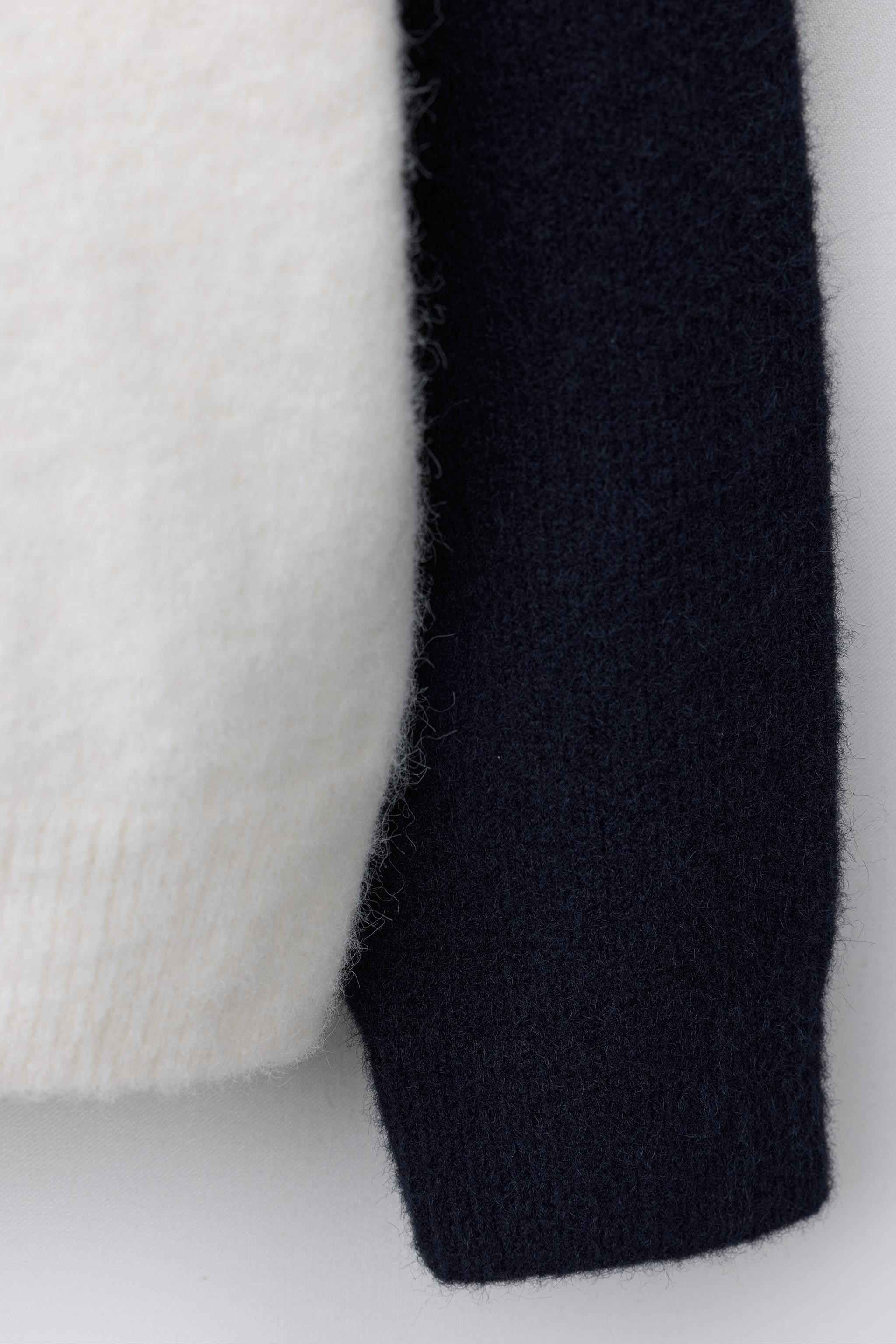 CONTRAST SLEEVE TEXT SWEATER | Zara US