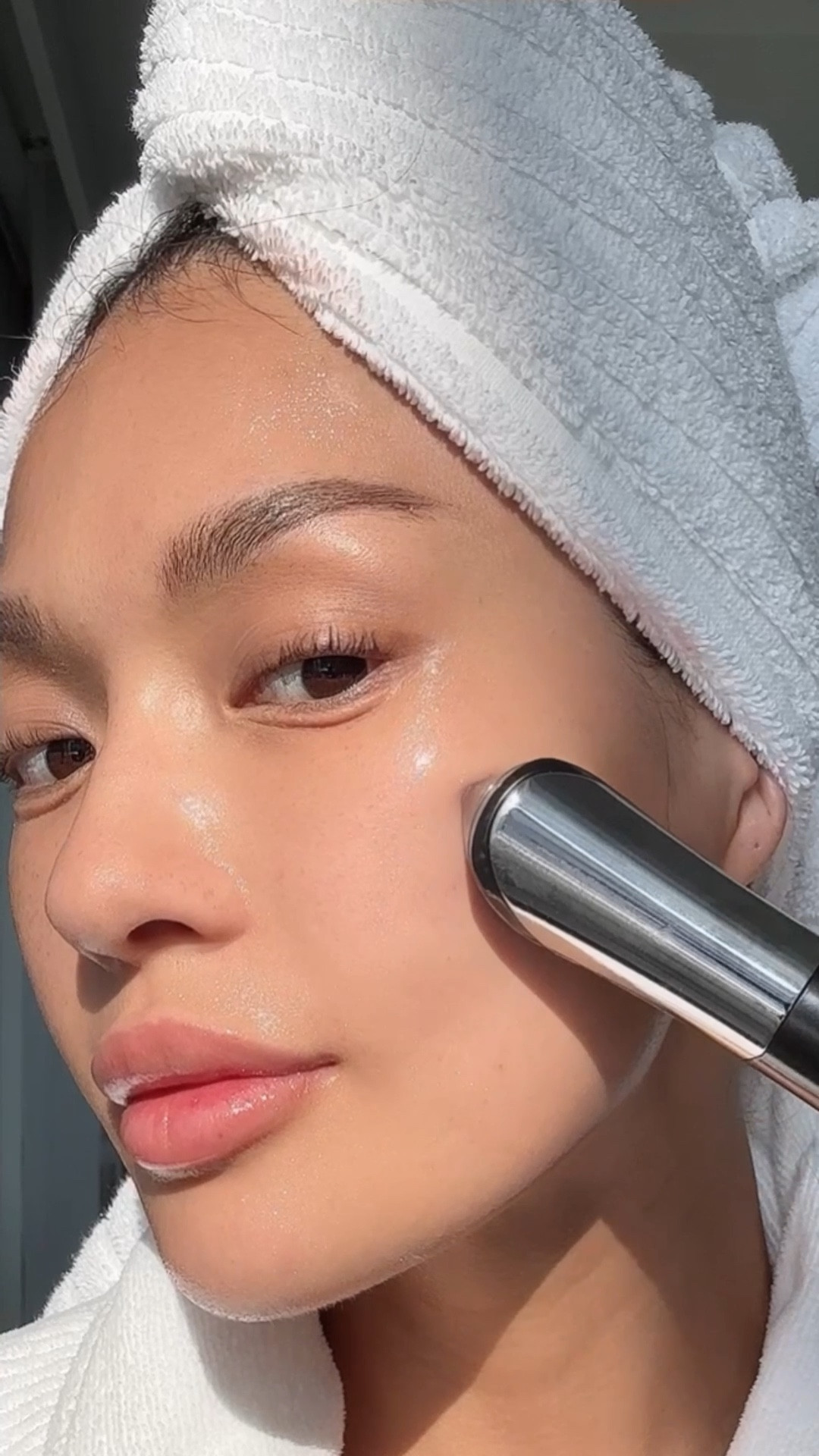 how to get GLASS SKIN✨
Been using this device for 2.5 years now and it’s a staple. #kbeauty #skincaredevice #skincare #glassskin #beauty #microcurrent #microneedling


#LTKGiftGuide #LTKHoliday #LTKBeauty