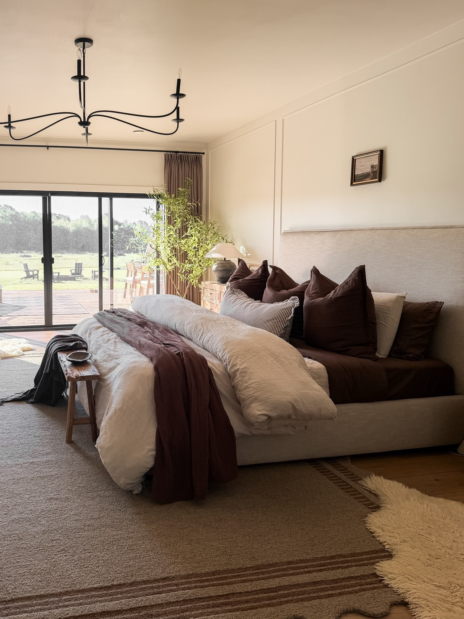 Brown linen, soft quilts and allll the layers. I love bedding this time of year!

#LTKsale #LTKfall #LTKhome