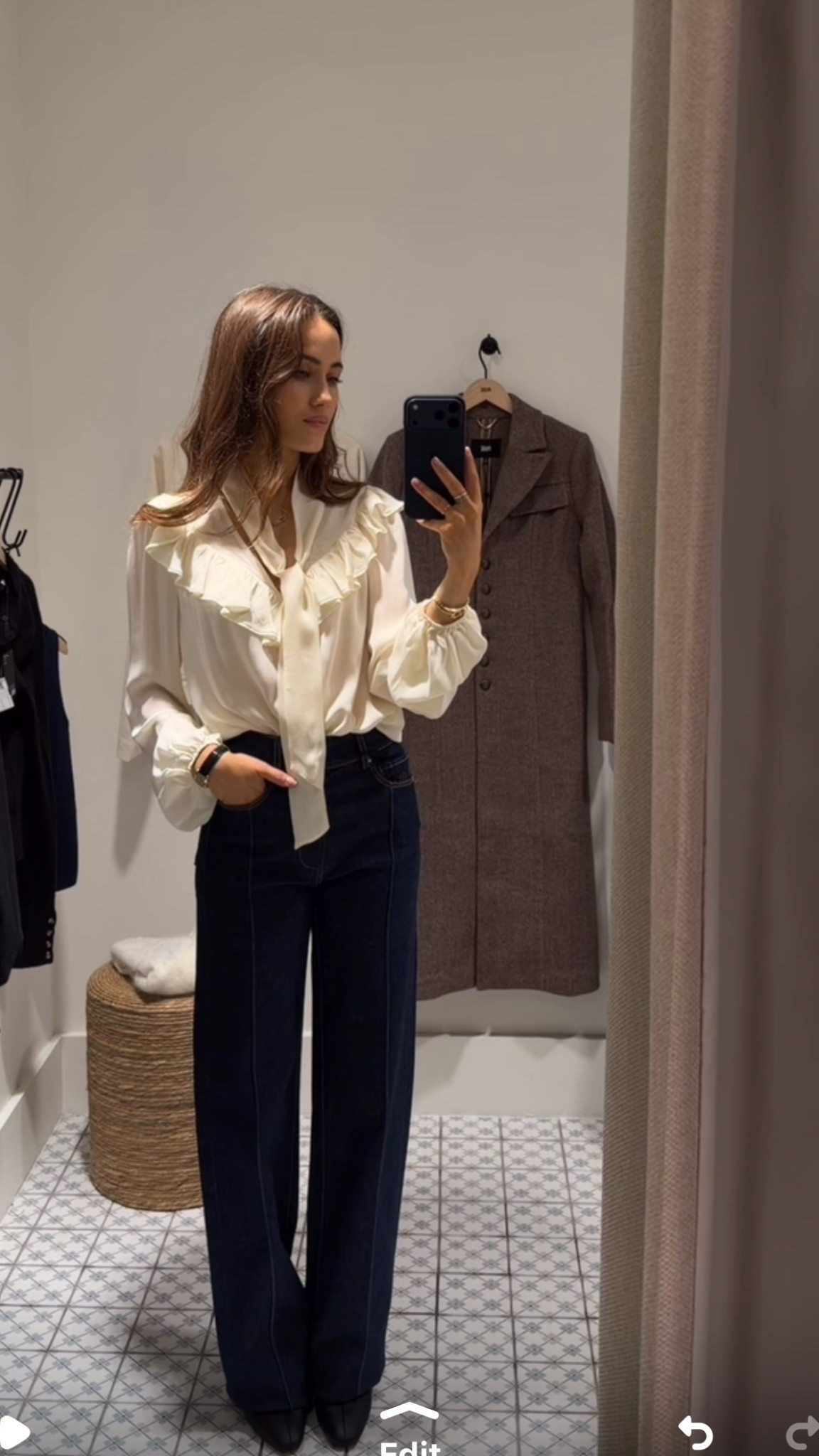 Christmas shopping at Paige in Bicester Village🤍

#LTKuk #LTKautumn