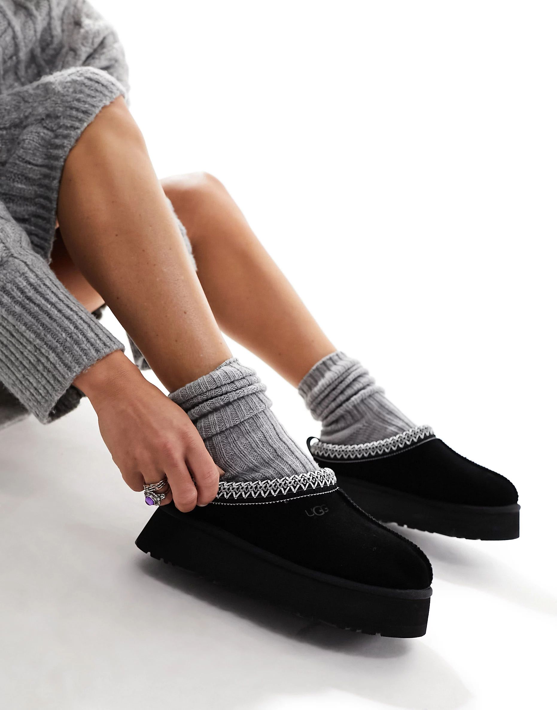 UGG Tazz shearling lined platform shoes in black | ASOS (Global)