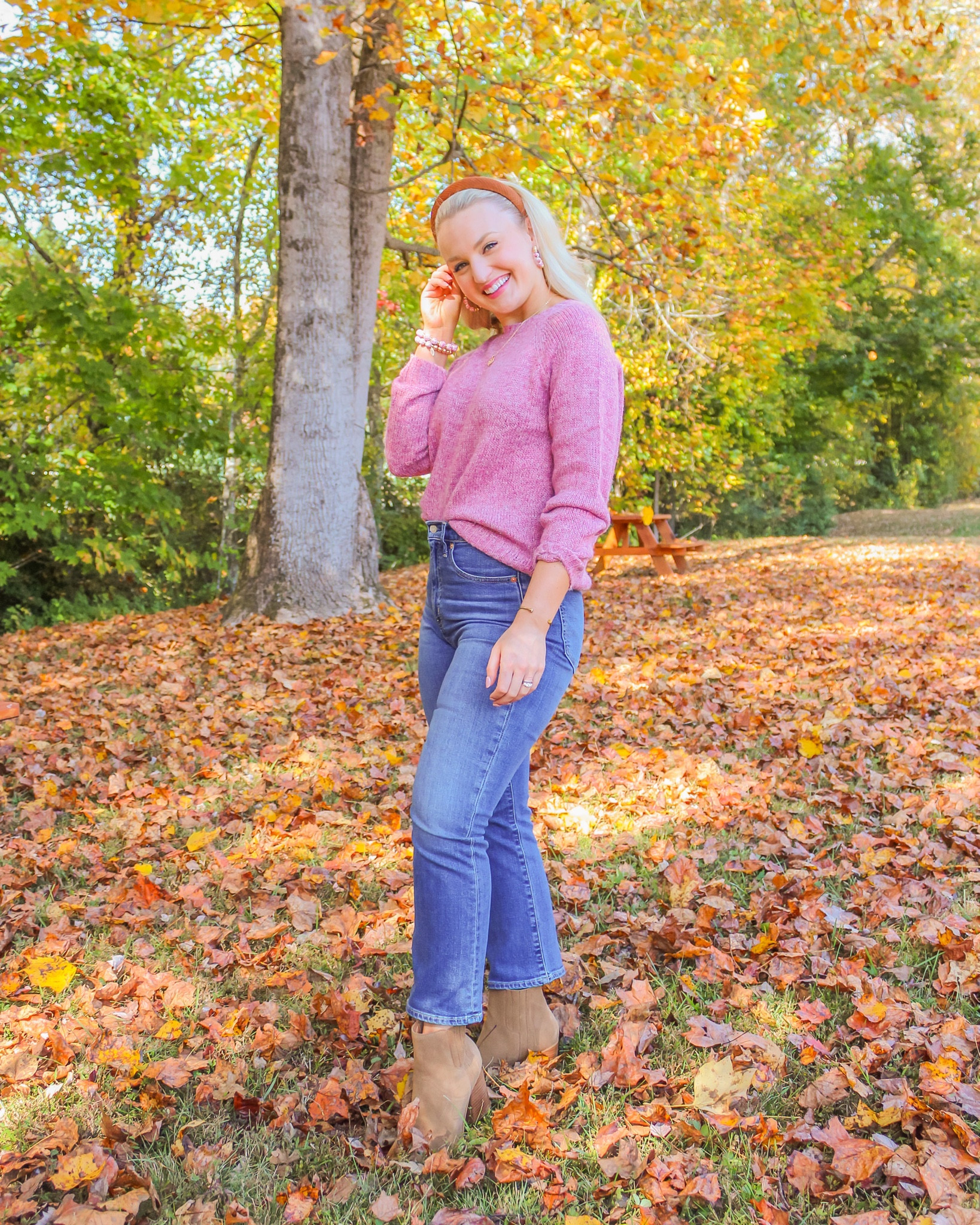 Old Navy pink sweater, and Gap jeans! 

#LTKSeasonal