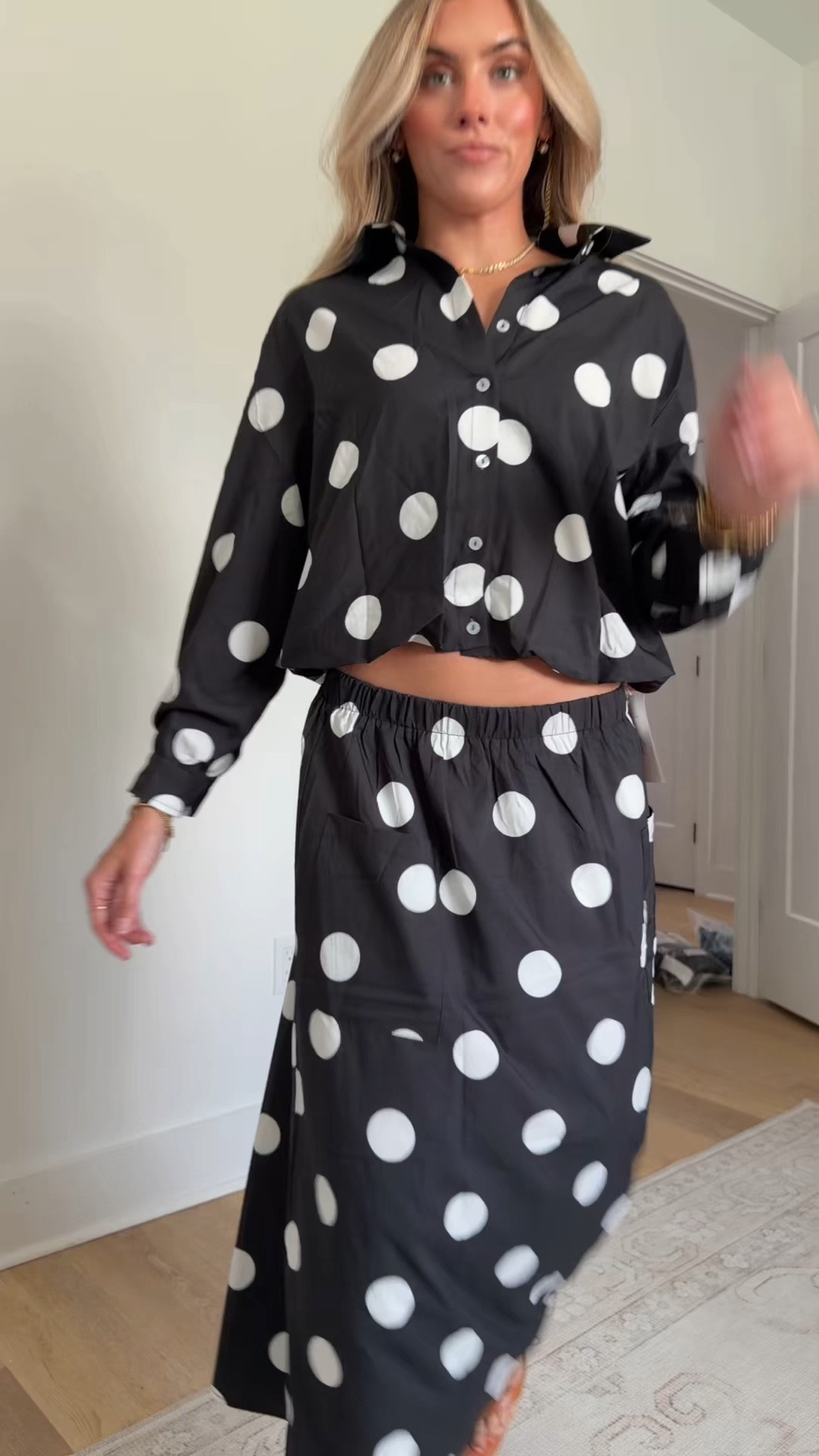 the outfit options are endless with this one it’s a two piece matching skirt set from amazon but you can do this as a workwear outfit, game day, date night there really are so many ways to style 😚 5’4/s in my LTK. 

#founditonamazon #amazonfashionfinds #amazonfashion #amazonskirtset #amazonmatchingsets @Amazon Fashion
