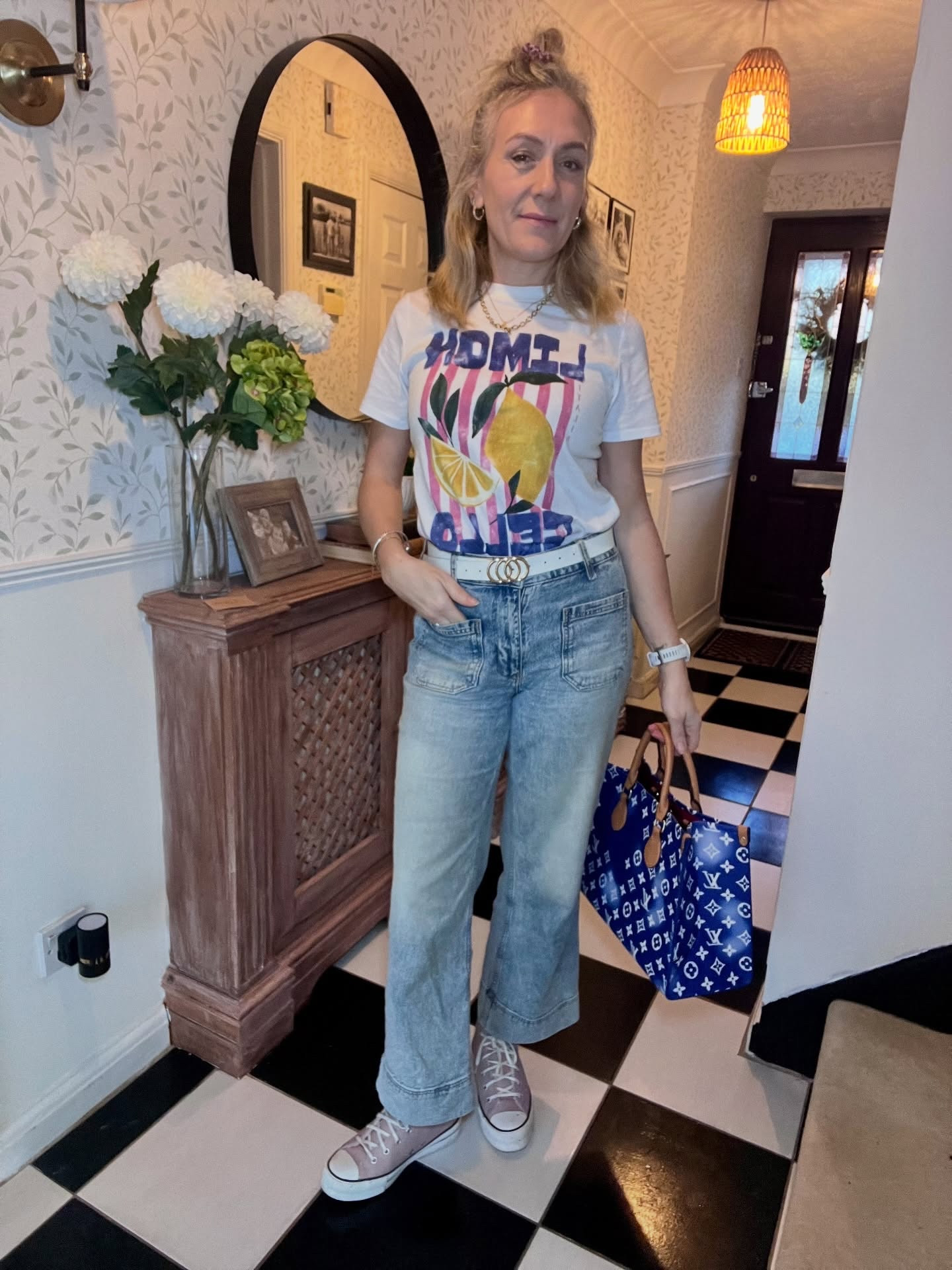 🛼 OOTD: Roller rink ready 🛼

Ankle jeans ✔️ @riverisland 
Pink Converse ✔️ @converse 
Crisp white tee lemoncello T-shirt 🍋 @newlook 
Comfort Bomber ✔️ @primark 
Comfortable, cute, and just the right vibe for pretending I know how to rollerskate 😂

Proof you don’t need anything fancy, just fun pieces that make you feel good and won’t judge you if you cling to the side of the rink 💁‍♀️

Outfit linked on LTK 💛

#ootd #casualoutfit #everydayfashion #mumstyle #rollerskating

#LTKuk #LTKfamily #LTKjeans