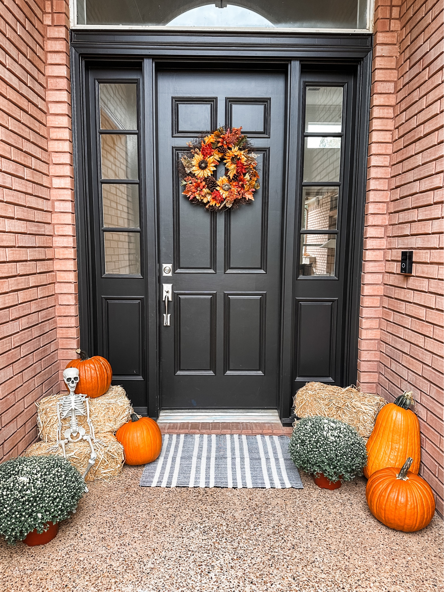 My fall porch 🍂🤍

#LTKSeasonal #LTKHalloween #LTKHoliday