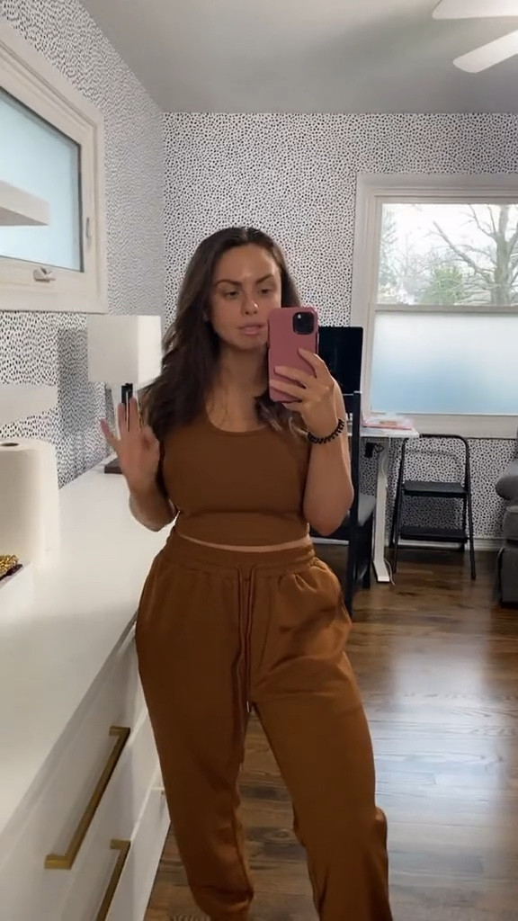 Sets just make life easier when getting ready! I got this is brown, black, and cream… what can I say I like sets 😂🤷🏻‍♀️🫶🏼

#LTKfit #LTKunder50 #LTKstyletip
