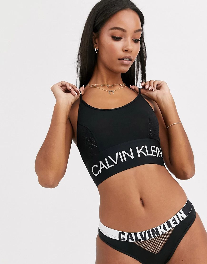 Calvin Klein - Bralette zonder beugel met lage ronde hals in zwart | ASOS (Global)