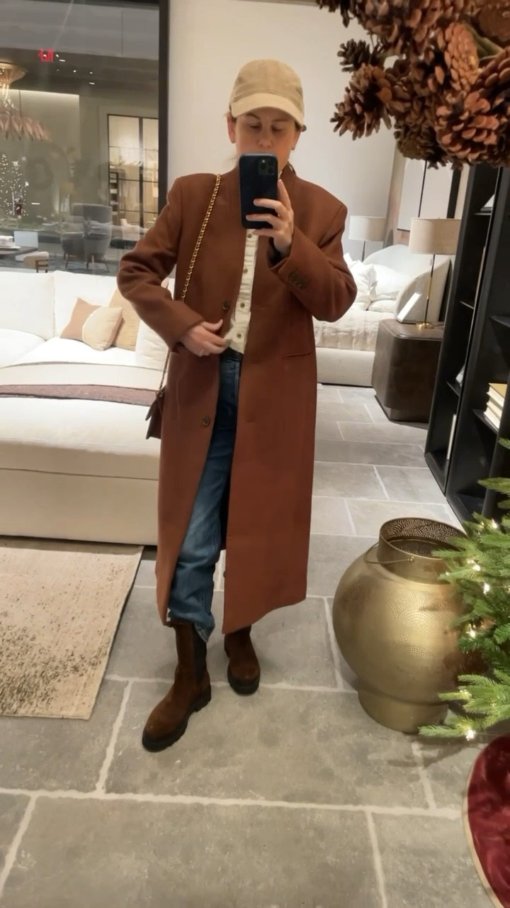 Absolutely obsessed with my coat! It’s gorgeous in person, and it is so warm. Very happy with this one. If you’re looking for a tailored coat, I highly recommend this one. It’s on sale right now. Also comes in black and white. Fall coat, tailored coat, brown coat

#LTKworkwear #LTKSeasonal