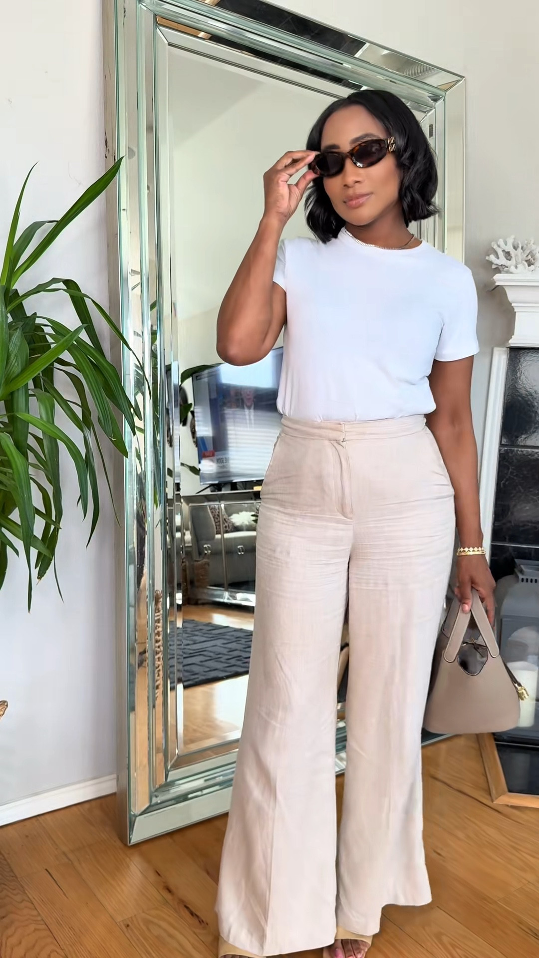 Friday's Look of The Day!
White tee. Linen pants. A good heel and a better mindset!!
#lookoftheday #casualoutfits #meetings #businesscasual #linenpants #casuallook #effortlesschic #workwear #quietluxury #essentials #linentrousers #trousers #whitetee #whiteshirt

#LTKOver40 #LTKSummerEdit #LTKWorkwear