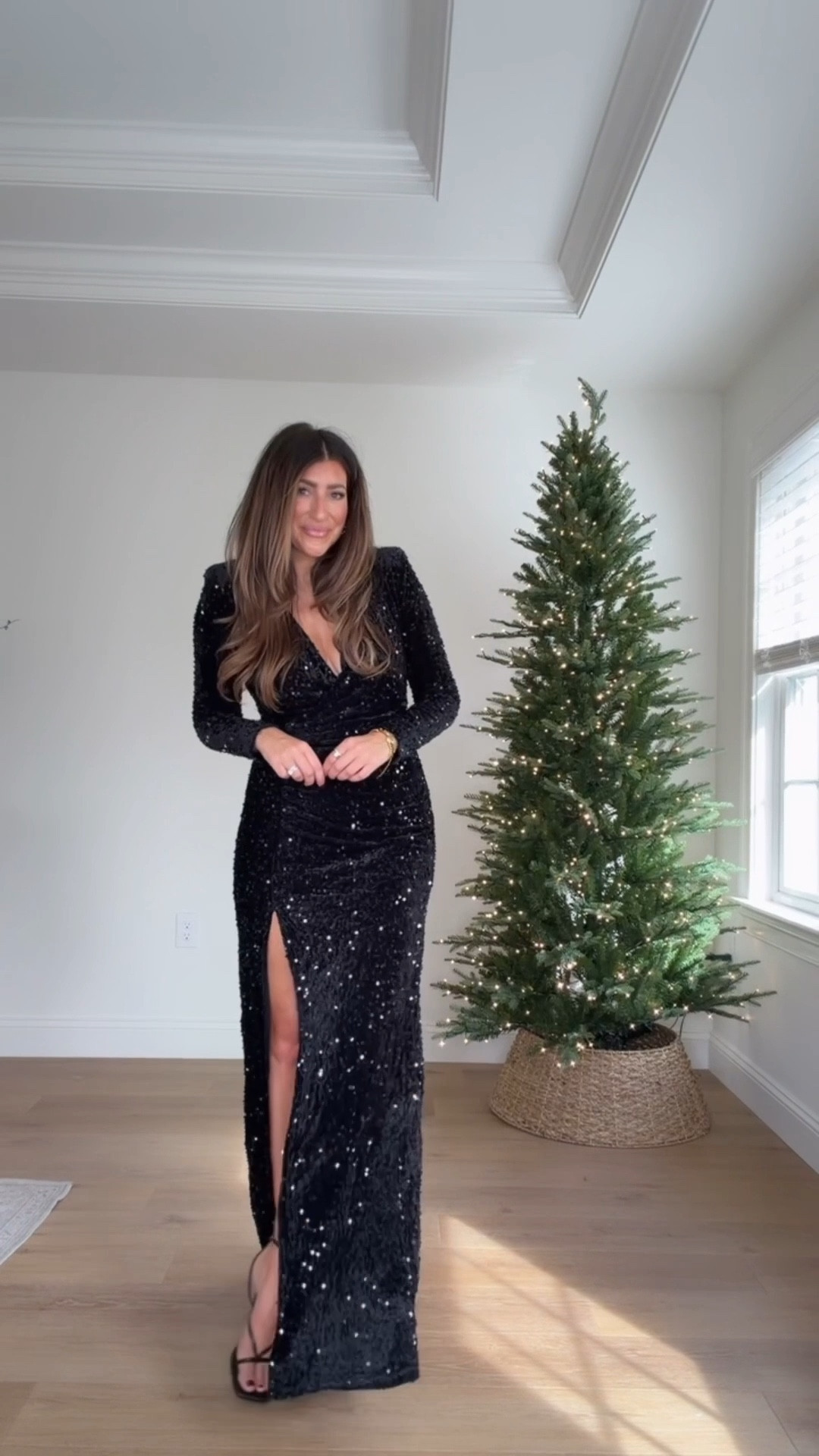 Holiday outfits. Wearing med. Use code LAURENHORNSTYLE15 to save! Xx

Holiday party outfit, Christmas party outfit, wedding guest dress, NYE outfit, sequin dress, velvet dress, holiday family photos. 

m

#LTKParties #LTKHoliday #LTKStyleTip