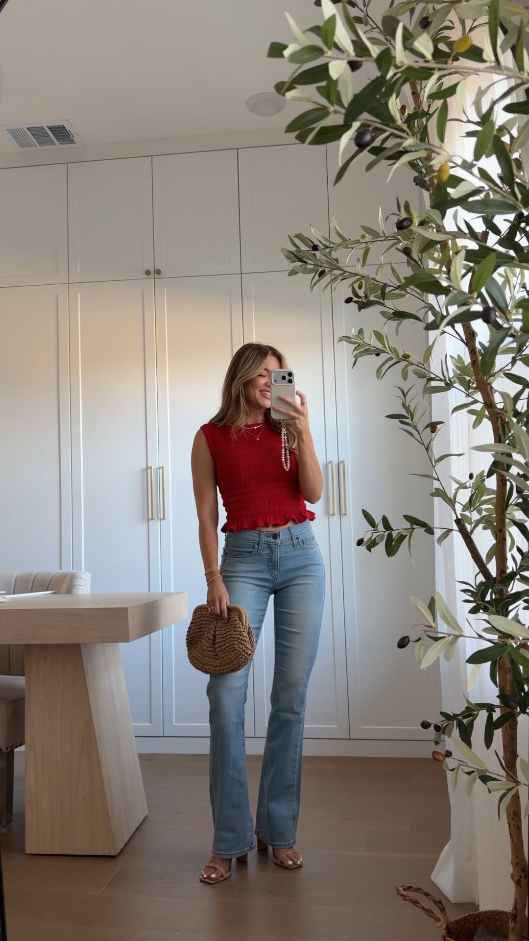 top: xs // jeans: 25