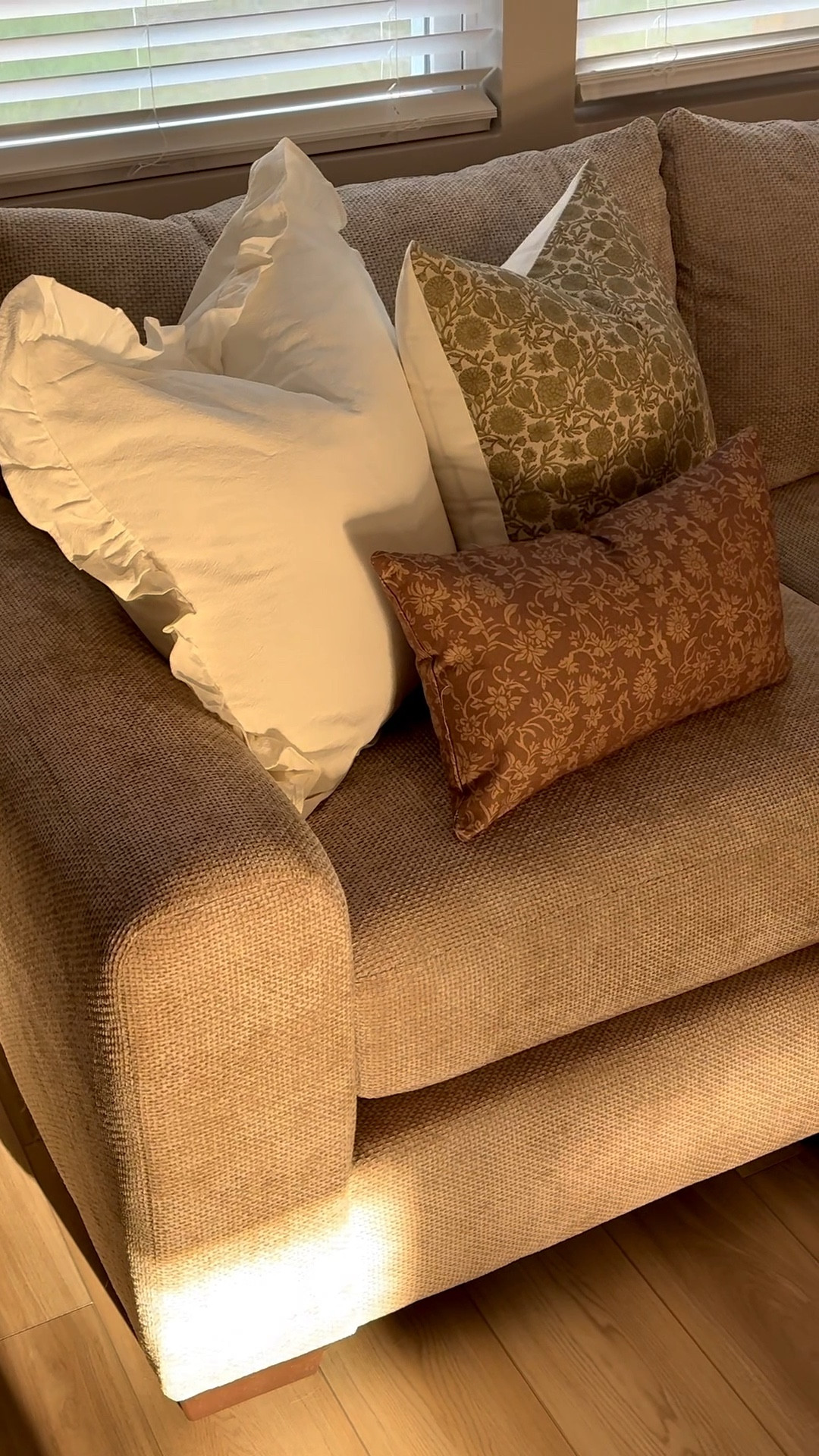 Couch styling 🤍🤍

Loving the way this came together!!!

@woven.nook is always my go to for pillow covers in all of my spaces, beds, couches, etc! Never fails 🤎 All of the floral pillow covers are Woven Nook, including the 2 small lumbar pillows. 

The blue and white larger lumbar pillow was a @homegoods find 🤍 I try not to buy pillows, but rather pillow inserts and cases, but this was an exception!! So cute! 

Needed some simplicity so added in the two white ruffle pillow cases from @amazonhome 

All pillow inserts are down feather / or down alternative from Amazon as well 🥰

Layout: 
I used 2 small lumbar pillows 12x20
2 large 26x26 pillows for the corners 
2 medium 24x 24 pillows 
And 2 20x20 pillows 

💡Tip: buy pillow covers 2 inches SMALLER than inserts, so they fit in there nice and snug!! 
(I used 18x18 covers for the 20x20 insert, etc) 

#home #homedecor #couchstyling #interiordesign #wovennook