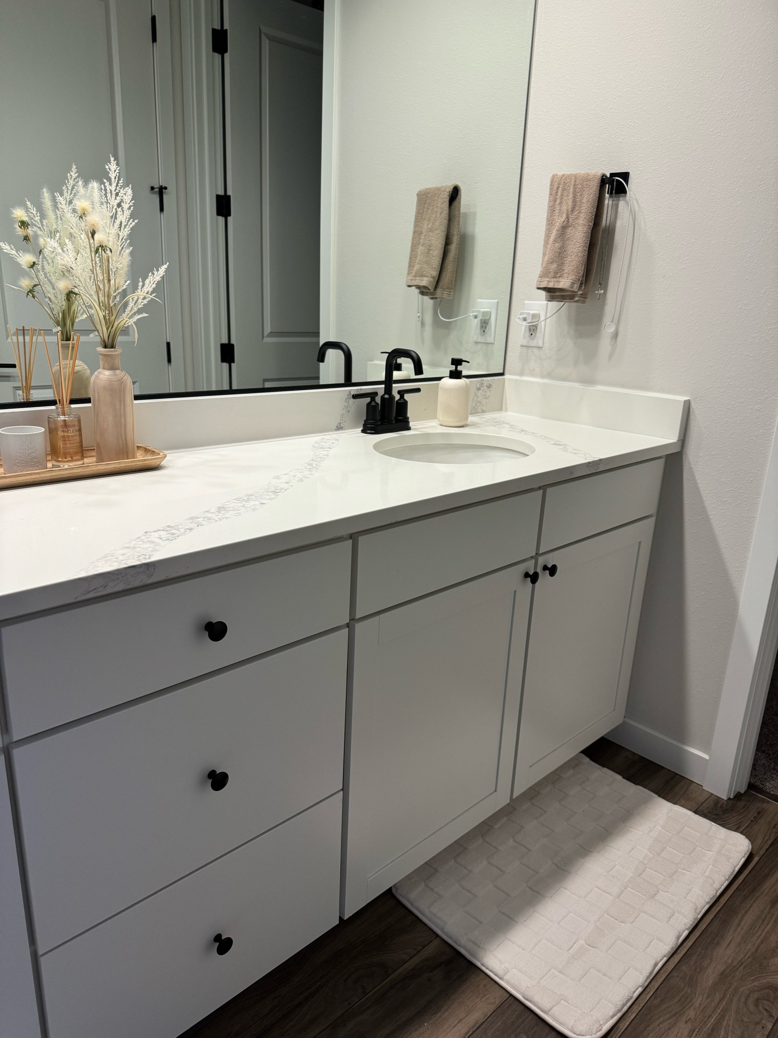 The most fluffy bathroom rug mat I’ve found! 

#LTKHome #LTKFindsUnder50 #LTKU