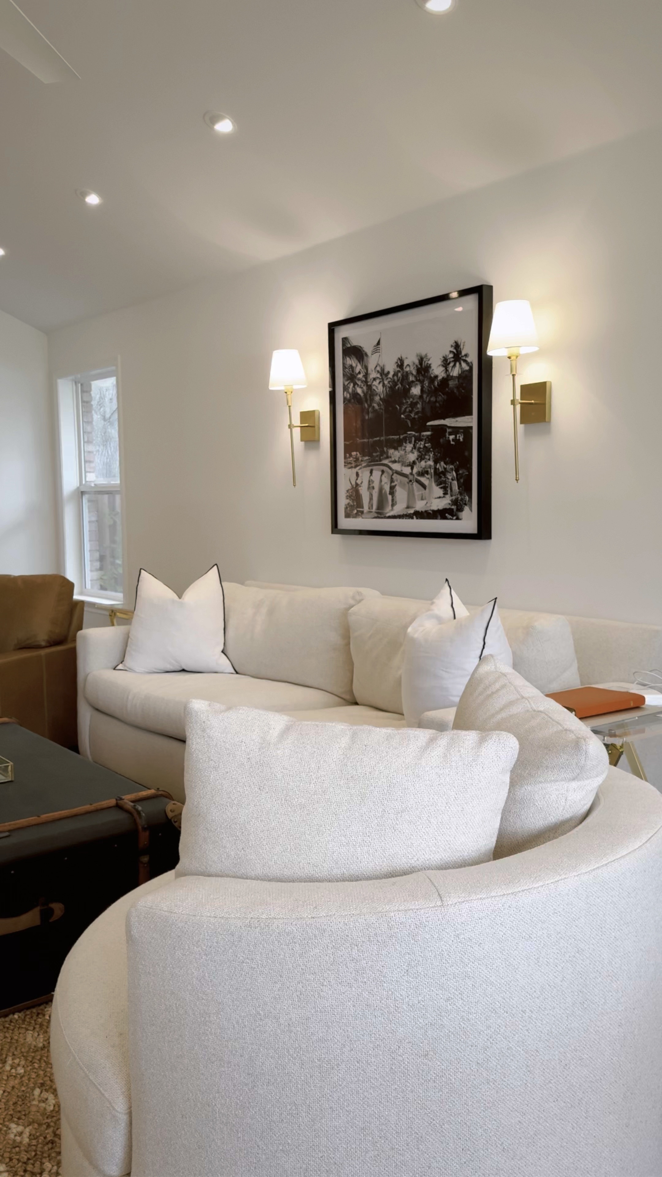 Still in the process of furnishing our newly renovated house but I love where it’s headed! The star of the show is my $120 set of battery operated sconces! Totally elevates the space and I couldn’t believe the price. Linked for your pleasure ⭐️ X, K 