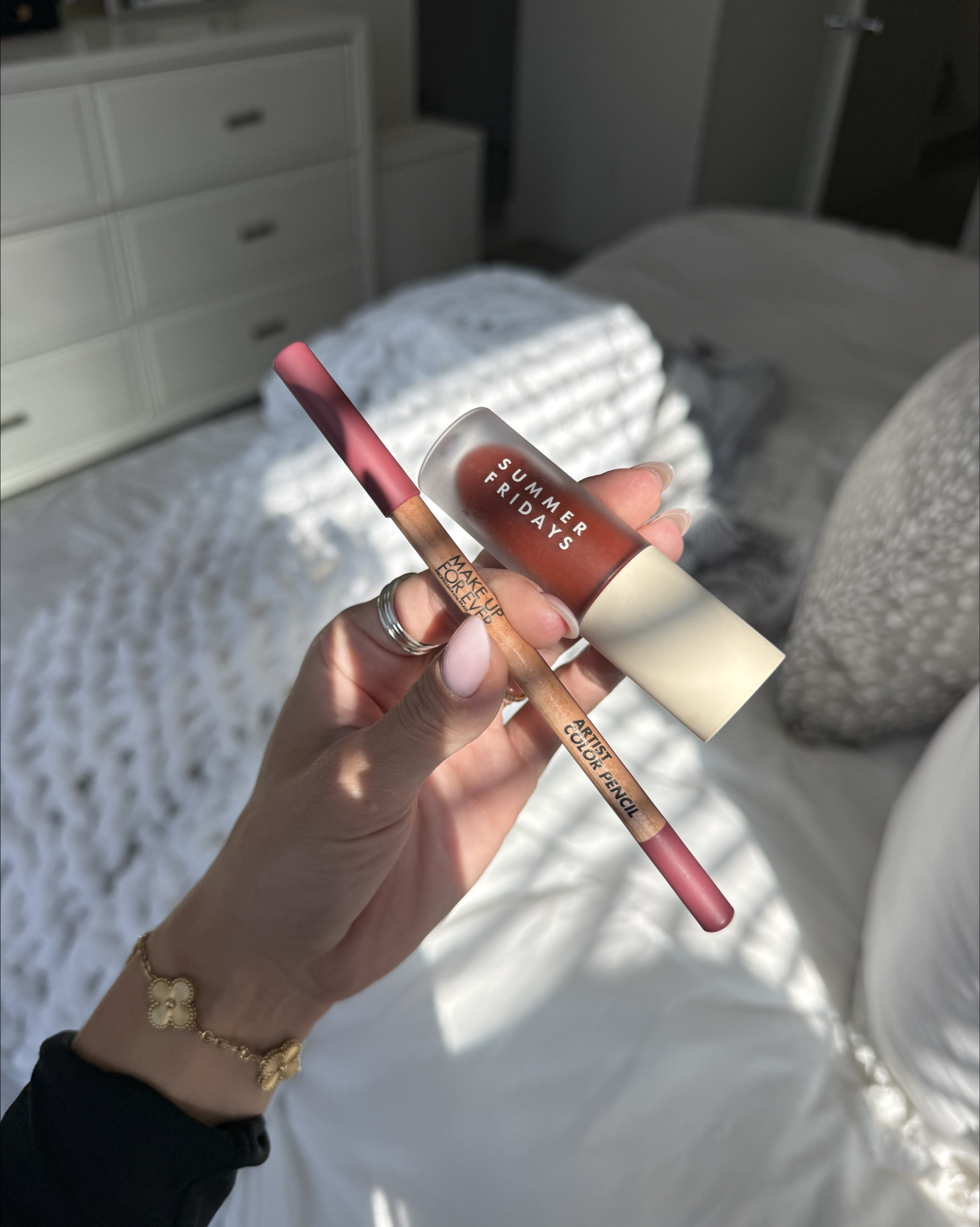 Love this color combo lately!! Summer Fridays dream lip oil in color midnight berry ￼+ ￼Makeup Forever color pencil in color boundless berry 👄