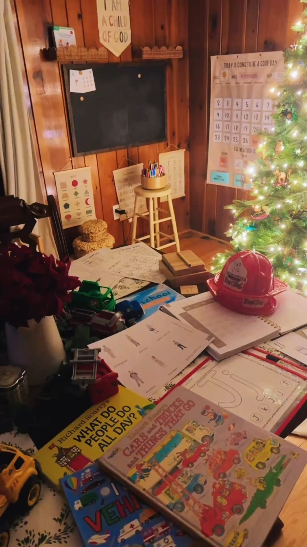 Just got done doing some late night “homeschool preschool prep” 🍎 for our brand new “community helpers” 🚒🧯🚔🚨 unit this week ahead and eek I’m so excited!!! 🤭
