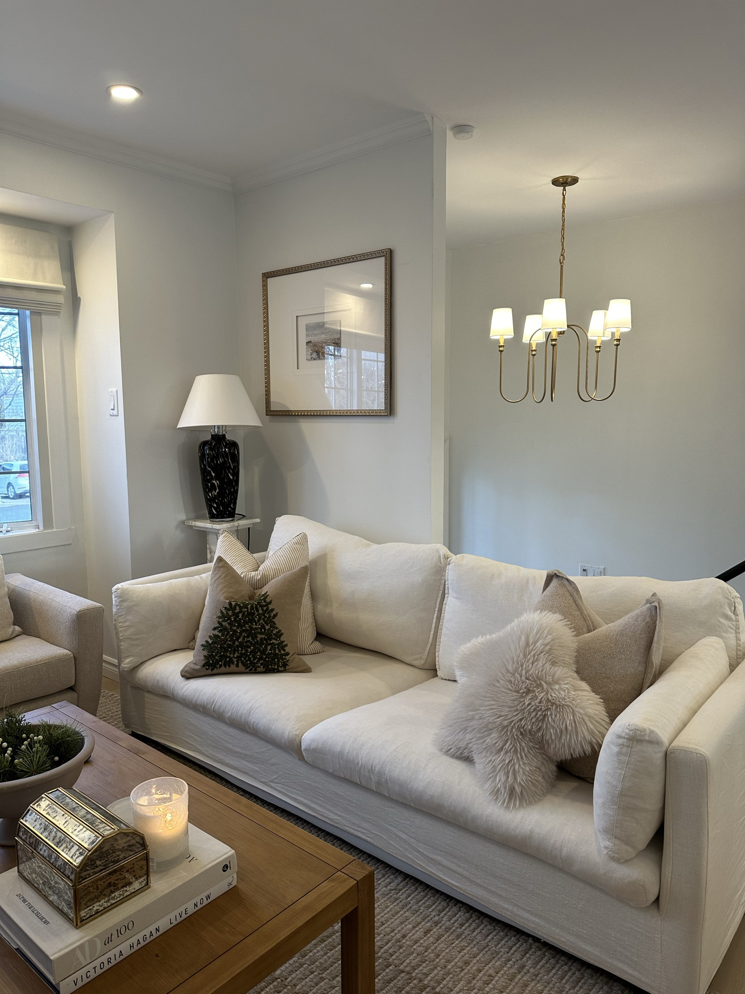 Home lighting details 🤍

#LTKinteriordesign #LTKdesigninspo #lightinginspo #neutralhomeinspo #neutralhome #lightfixtures 

#LTKhome