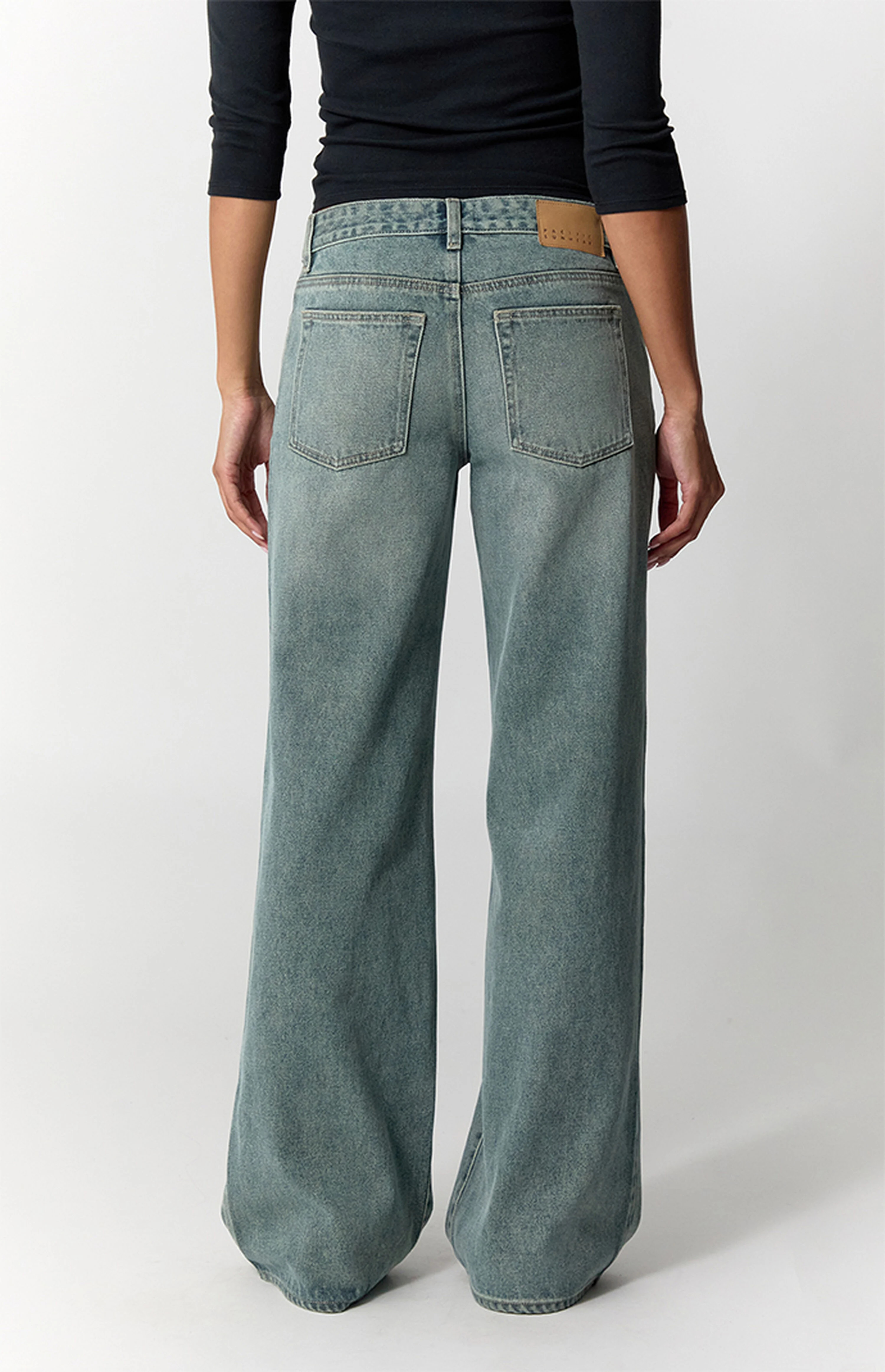 Pacsun Casey Low Rise Baggy Jeans Medium Wash Blue | PacSun