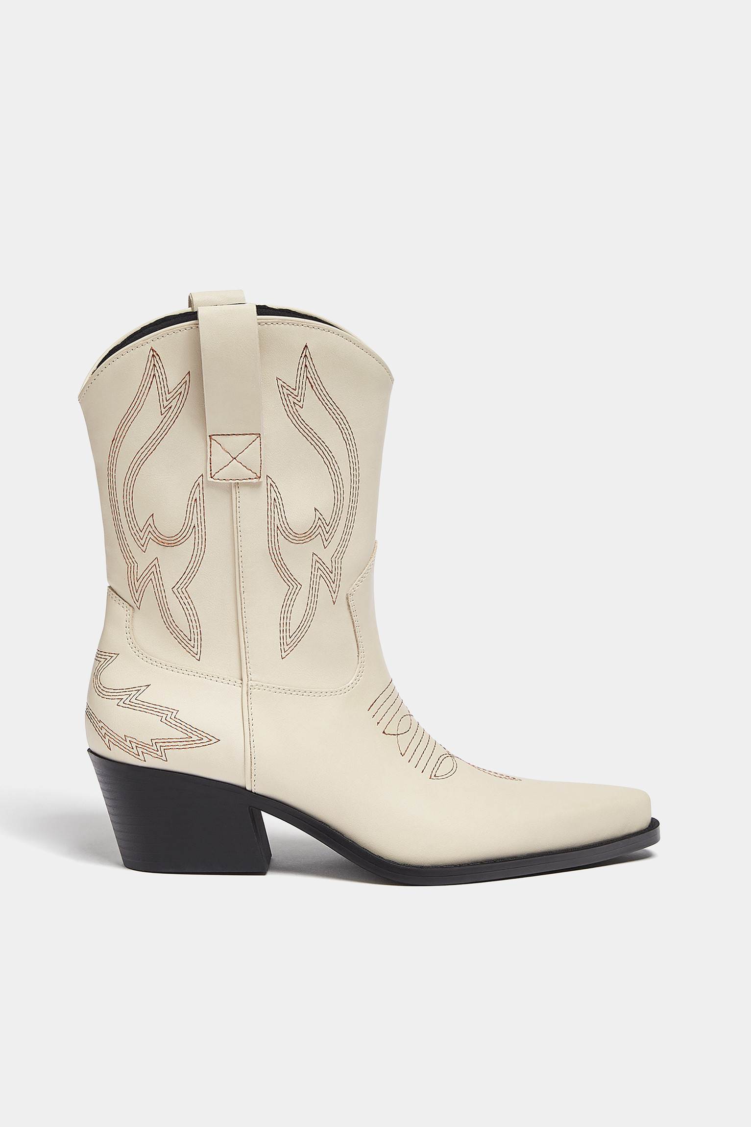 Stiefeletten im Cowboylook | PULL and BEAR DE