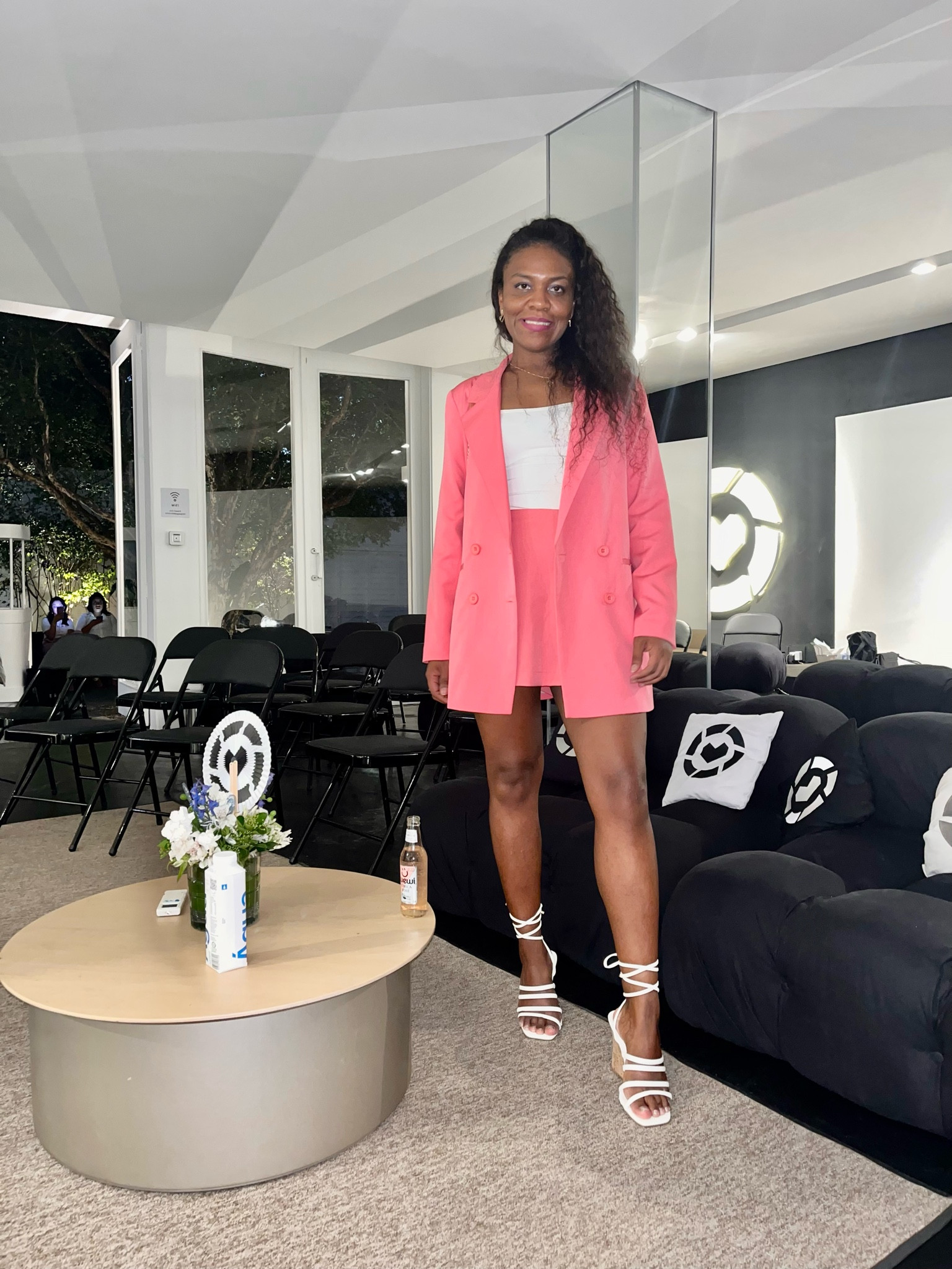  Look para o #creatorday da #ltkbrasil 💖

 Amei participar desse evento que nos deu vários insights para aplicar na criação de conteúdo. 

#ltk #ltkcreator #ltkbrasil #lookdodia #alfaiataria #blazerover #conjuntoalfaiataria #CreatorNovemberLTK 