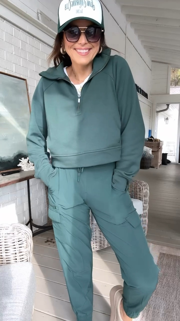 Such a soft and cozy lounge set, great for running errands type of day.



#LTKStyleTip #LTKSeasonal