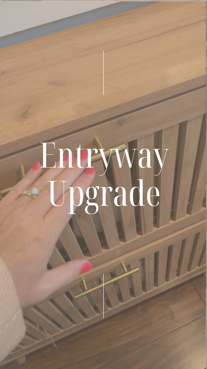If you’ve been wanting a prettier way to store shoes, this is it 🤍

This narrow shoe cabinet is from Amazon and was super easy to assemble (one person, about an hour). I love the natural oak finish, gold hardware, and slatted drawers — it keeps everything hidden while still looking like real furniture.

Perfect for entryways, hallways, or small spaces.



#LTKdayinmylife #LTKmomlife #LTKHome