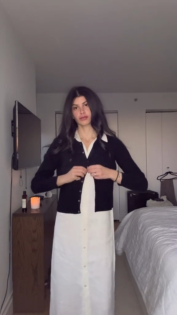 Dinner fit
Featuring the dust from my
radiator flying around
why does it get dark @ 4pm
#OOTD #dinneroutfit