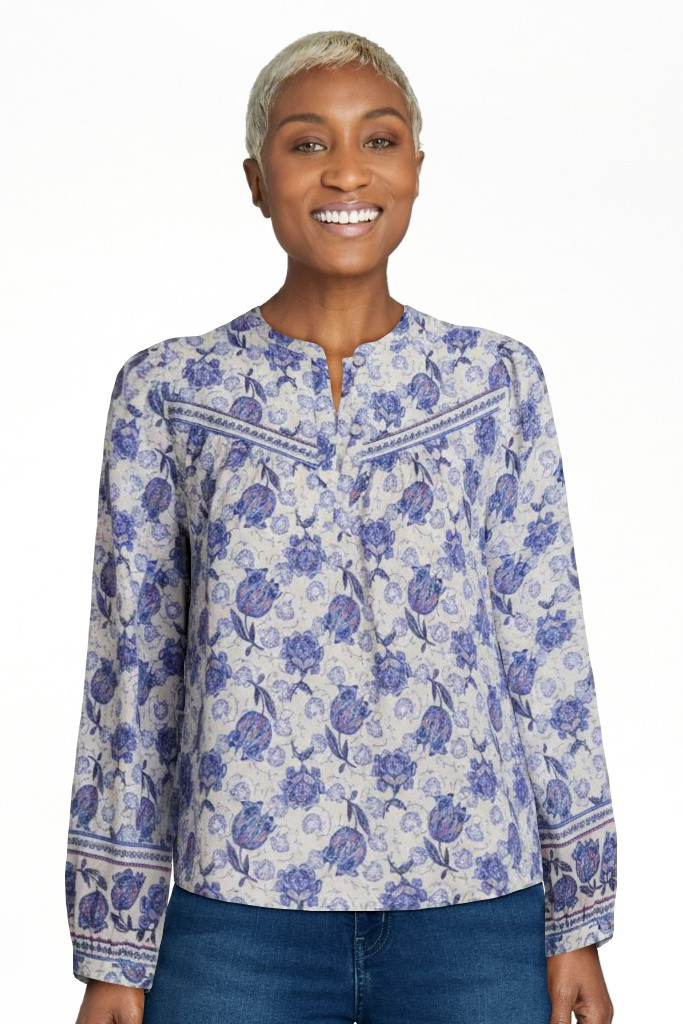 Scenario Women's and Women's Plus Quilted Detail Long Sleeve Top, Sizes XS-4X | Walmart (US)
