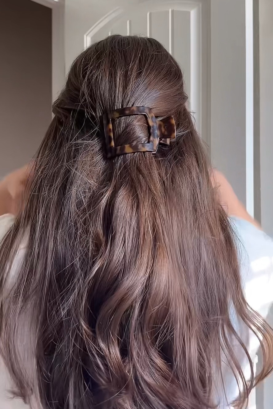 flat lay claw clip - half up half down hairstyle 

#LTKSeasonal #LTKBeauty #LTKFallSale