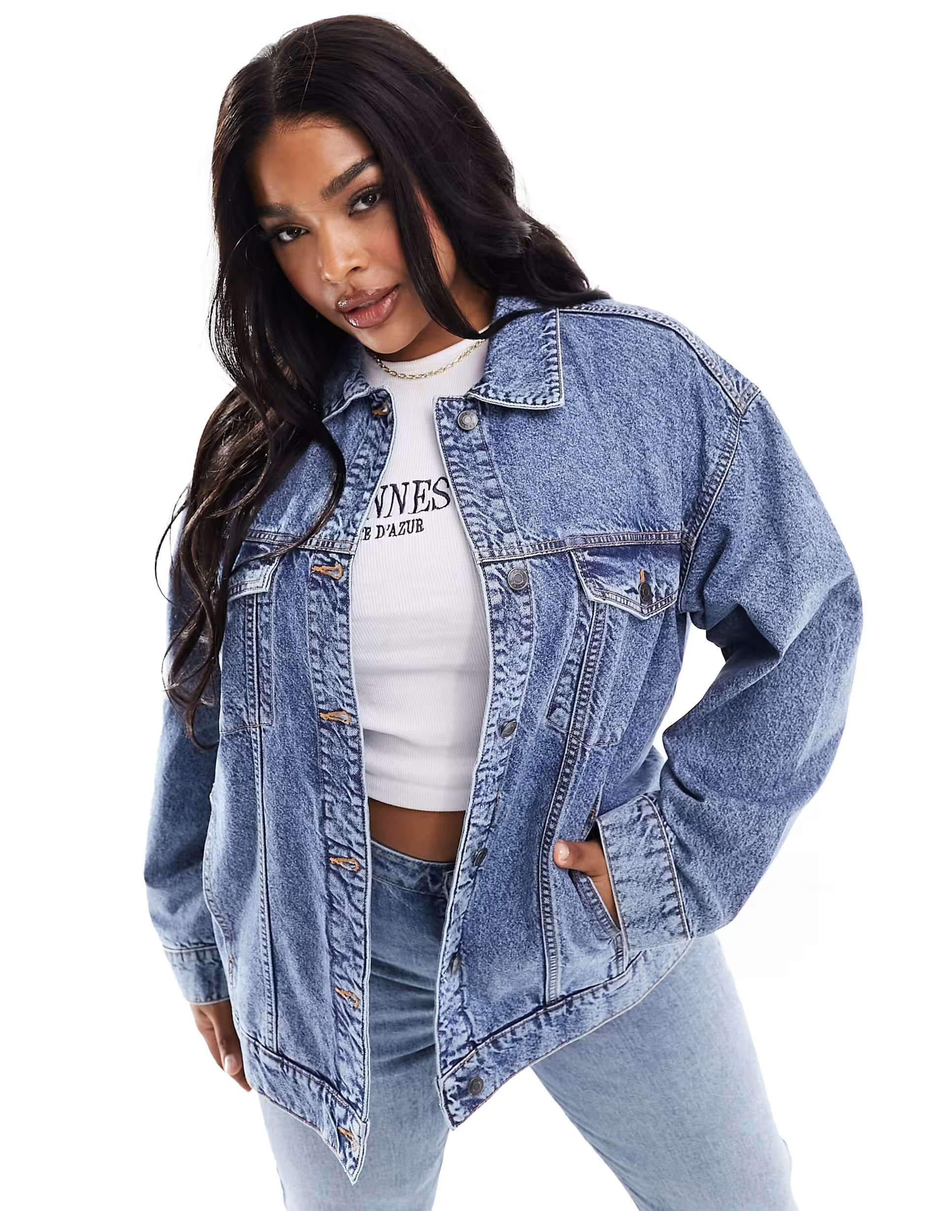 ASOS DESIGN Curve – Oversize-Jeansjacke im 90er-Stil in mittelblauer Waschung | ASOS (Global)
