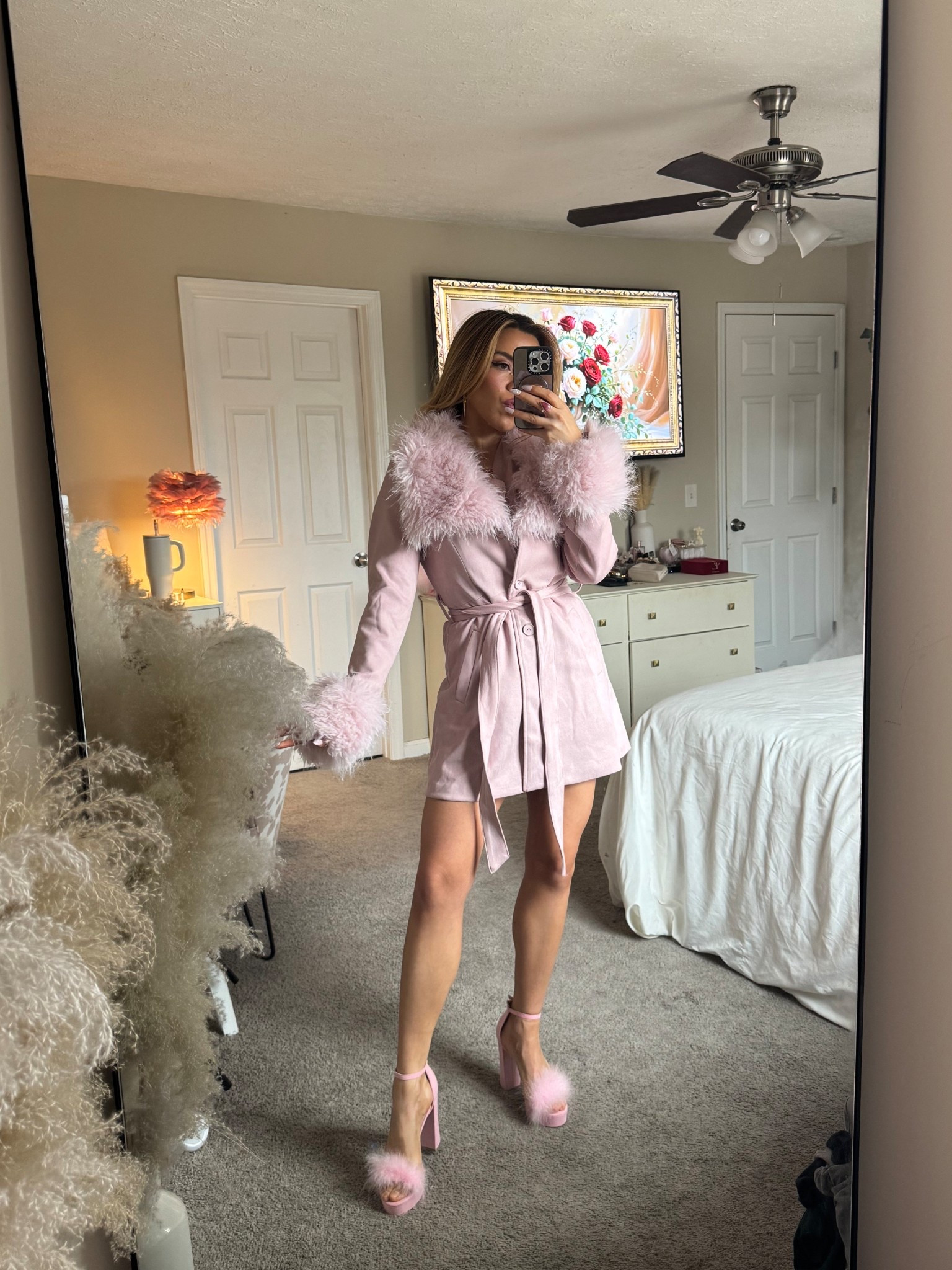 Pink fur coat size small Windsor 

#LTKgrwm #LTKootd #LTKValentine