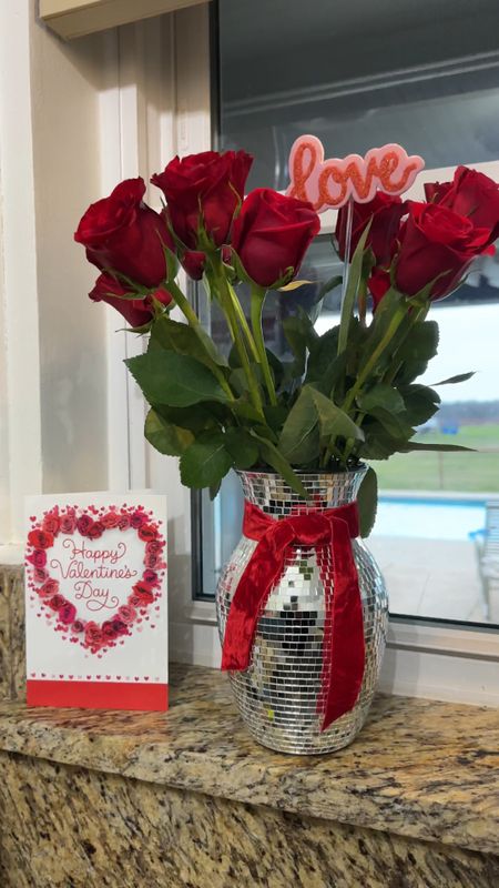 Well, LOVE, a pretty thing of roses, a sparkly vase, some velvet ribbon and a cute little “love” sign! 🙌🤣 

Am I right? Happy Valentine’s Day my friend! I hope you feel loved today 🥰

#vasearrangement #grocerystoreflowers #rosebouquet #valentinesroses #valentinesday #easygift

#LTKVideo #LTKhome #LTKSeasonal