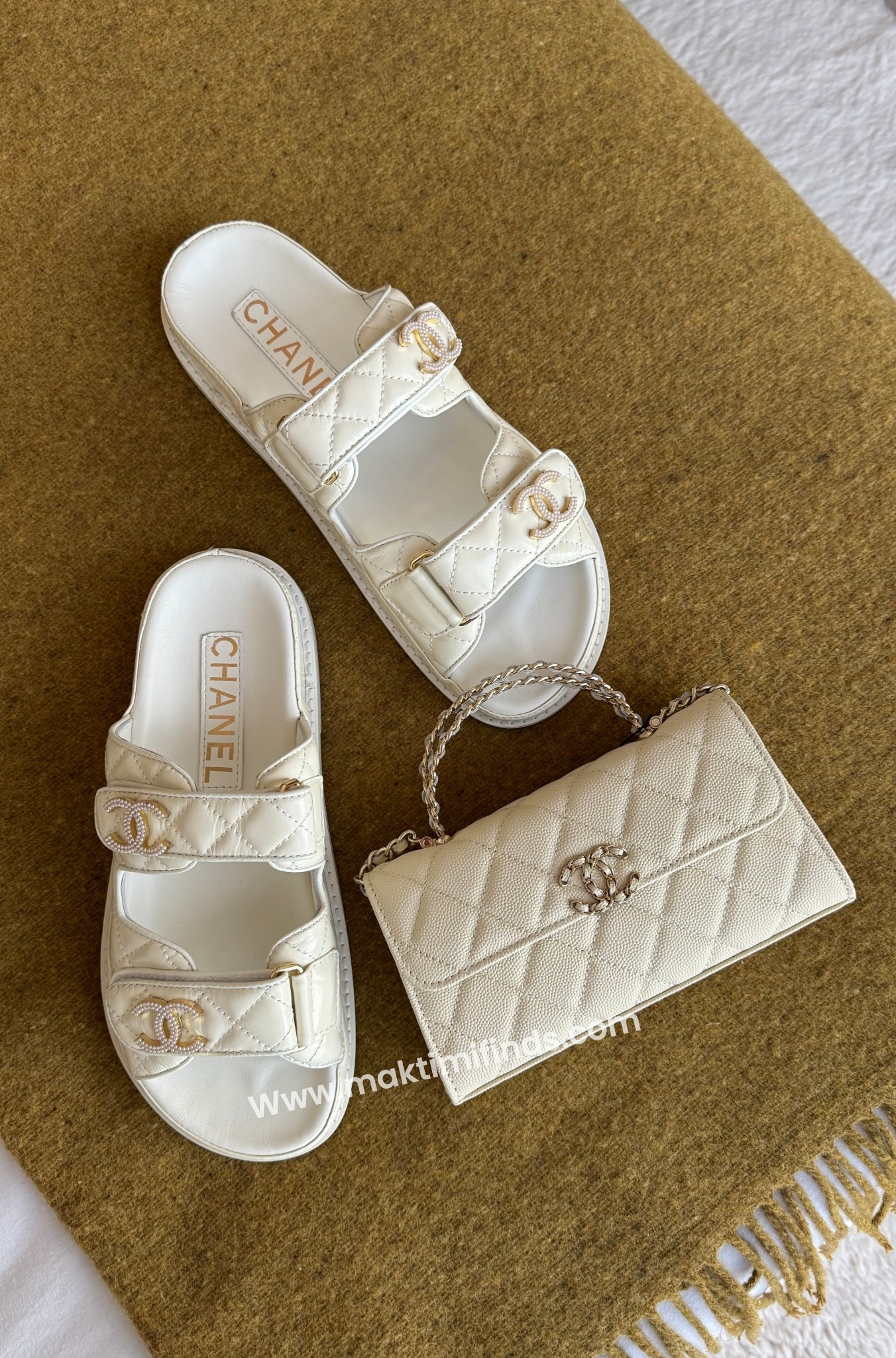 Both light yellow ☺️

#LTKstyletip #LTKsale #LTKbag