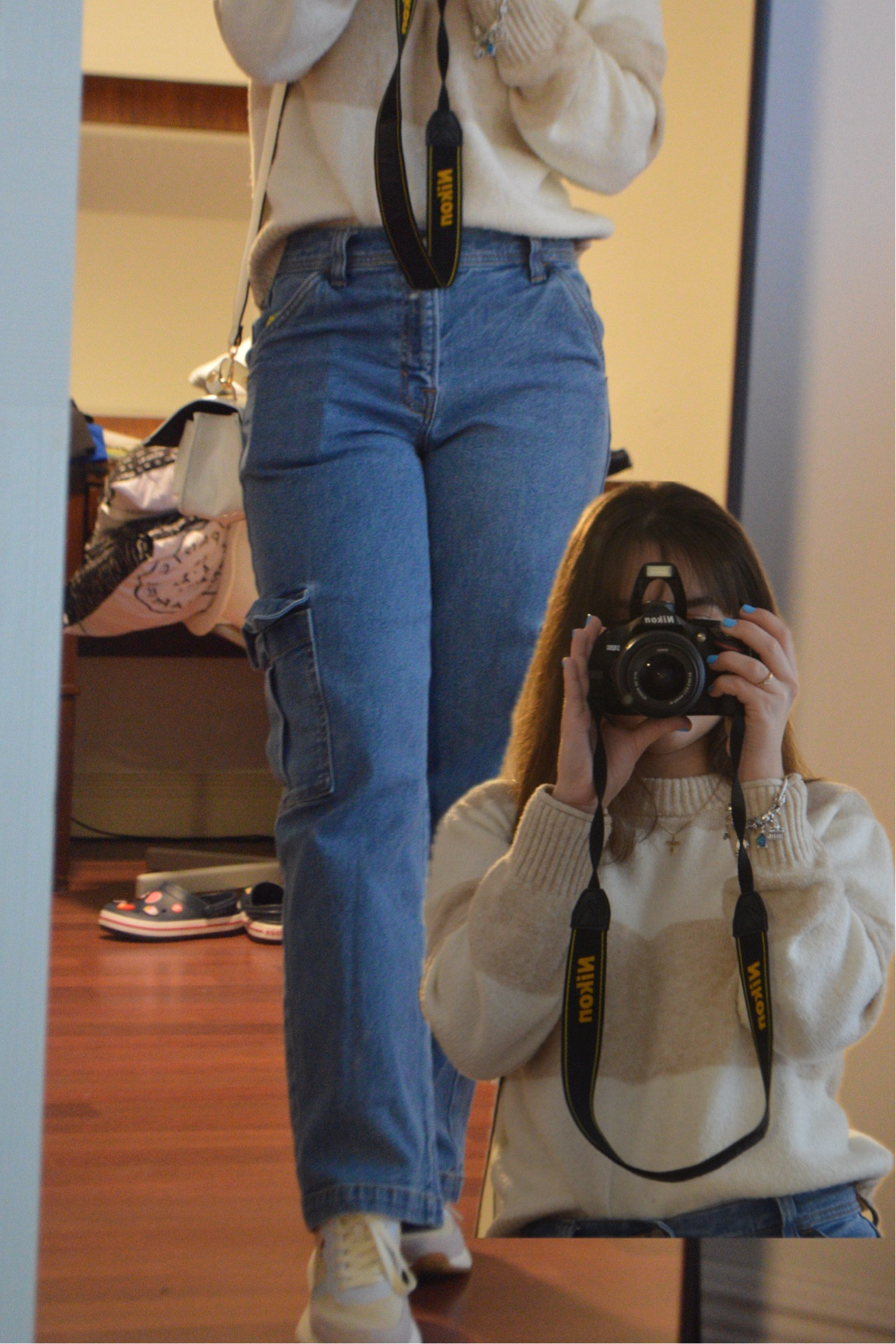 I loved this outfit . I was trying to find this sweater on American Eagle but it’s from last year. I’m obsessed with this pants , I found them at  Ross . My shoes are Tommy bought them at Macys with a great offer. 
Sweater size : XS
Pants size : S 
Shoes size : 6.5 US

#LTKstyletip #LTKU #LTKover40