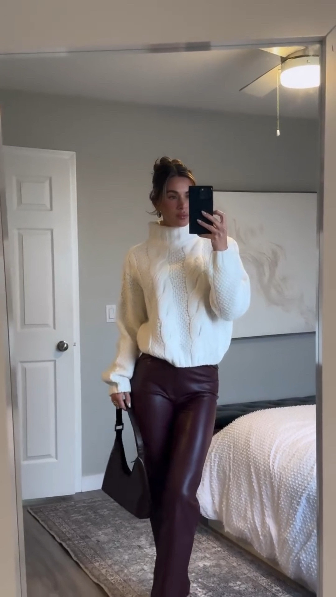 Sweaters I know @dynamiteclothing 
 Shop link in stories … I like an oversized fit sweater. I’m wearing small medium for reference. I am 5’7 125.
#ugccontentcreator  #sweaterweather #fashionconentcreator #viralpost #ugccreators #sweaterseason #fashionugc #dynimate #fashionforfall