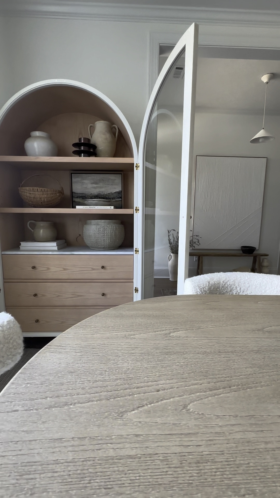 Anthropologie curio cabinet styling!

Curio / cabinet/ arched cabinet/ arched curio/ decor/ entryway / entryway bench/ dining room 

#LTKstyletip #LTKVideo #LTKfamily