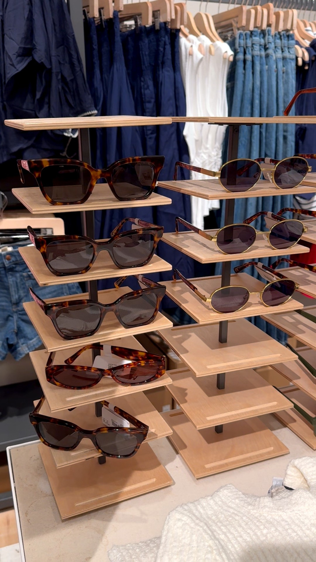 LTK x Madewell steals 🛍️✨
I’m obsessed with all of these timeless  sunglasses in the cutest styles! 

➡️ Don’t miss out—Madewell sales are that good. Shop them now while they last!

#eanesinteriors #madewellstyle #madewellfinds #madewelljeans #balloonjeans #denimtank #madewellbag #stripedshirt #madewellsale #labordaysale #ltkfallfashion #ltkstyle #ltkunder100 #denimlove #neutralstyle #closetstaples #madewellcloset #ltkseasonalstyle


#LTKSaleAlert #LTKStyleTip #LTKxMadewell