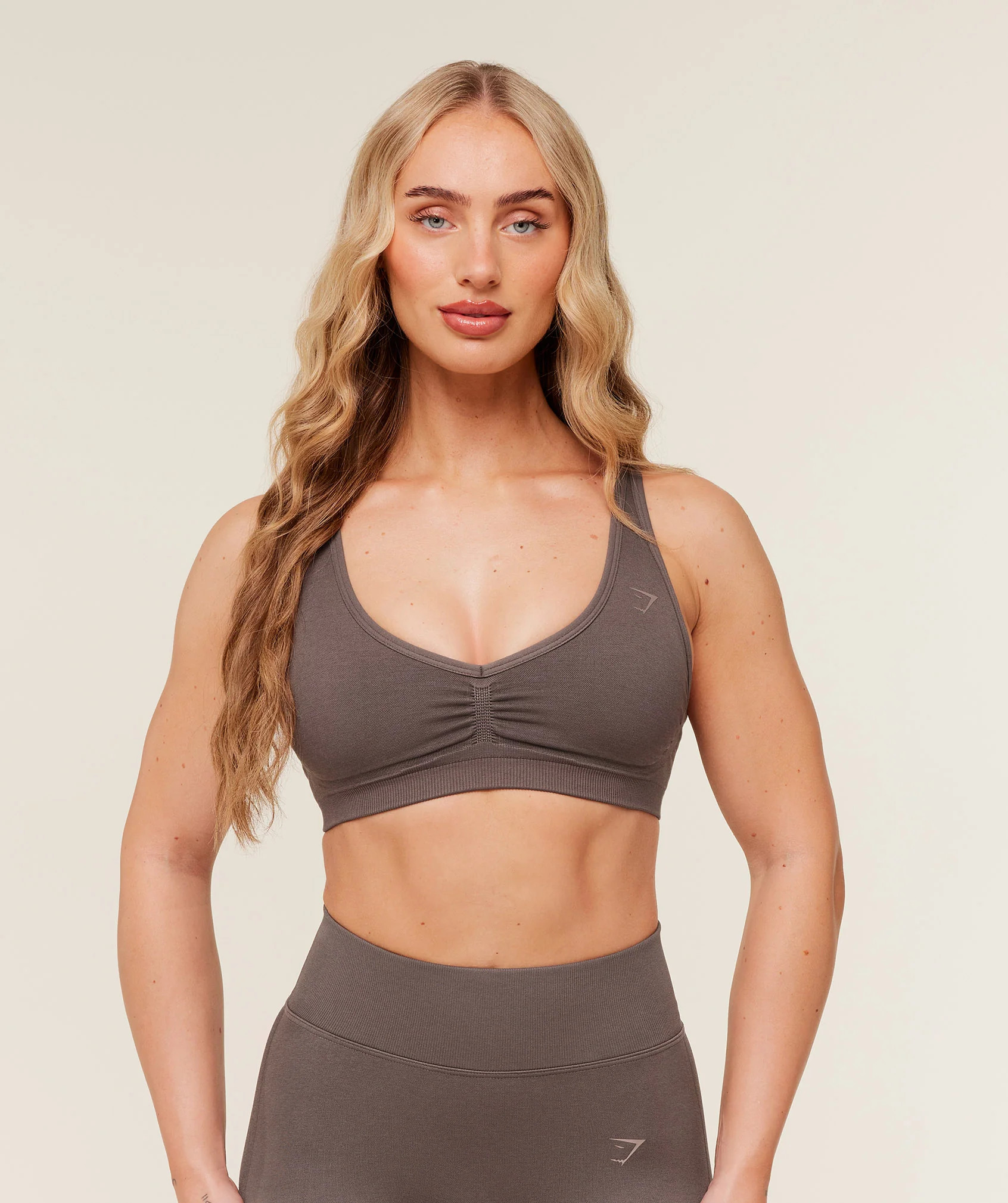 Gymshark Lift Seamless Sports Bra - Cool Brown | Gymshark EU
