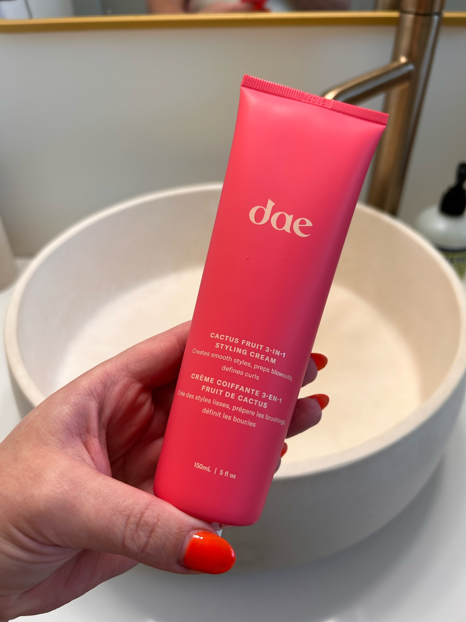 The best styling cream

Hair, dae, styling cream, hair products

#LTKBeauty #LTKFindsUnder50