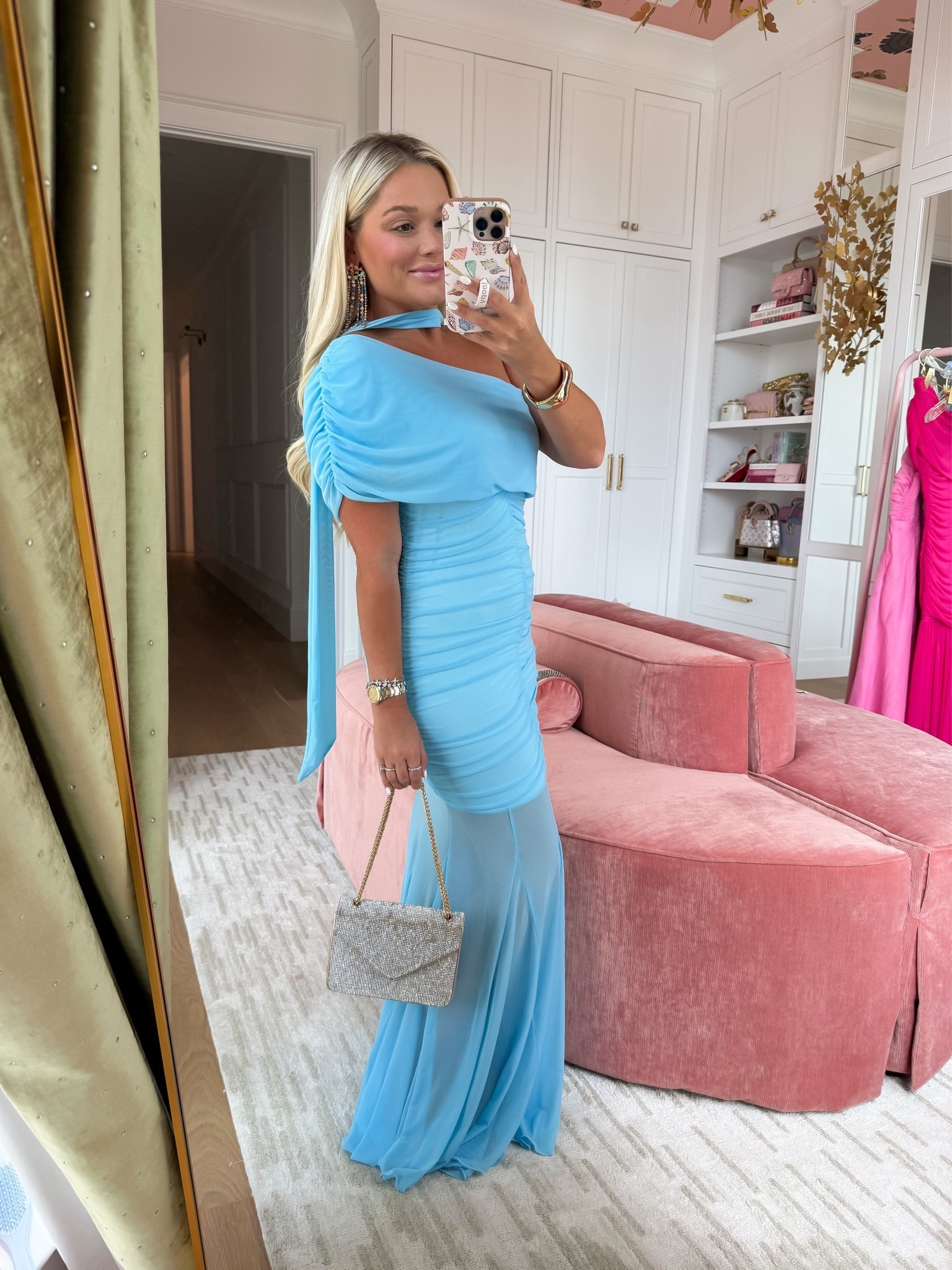 This blue is stunning!

#LTKootd #LTKgrwm #LTKmomlife