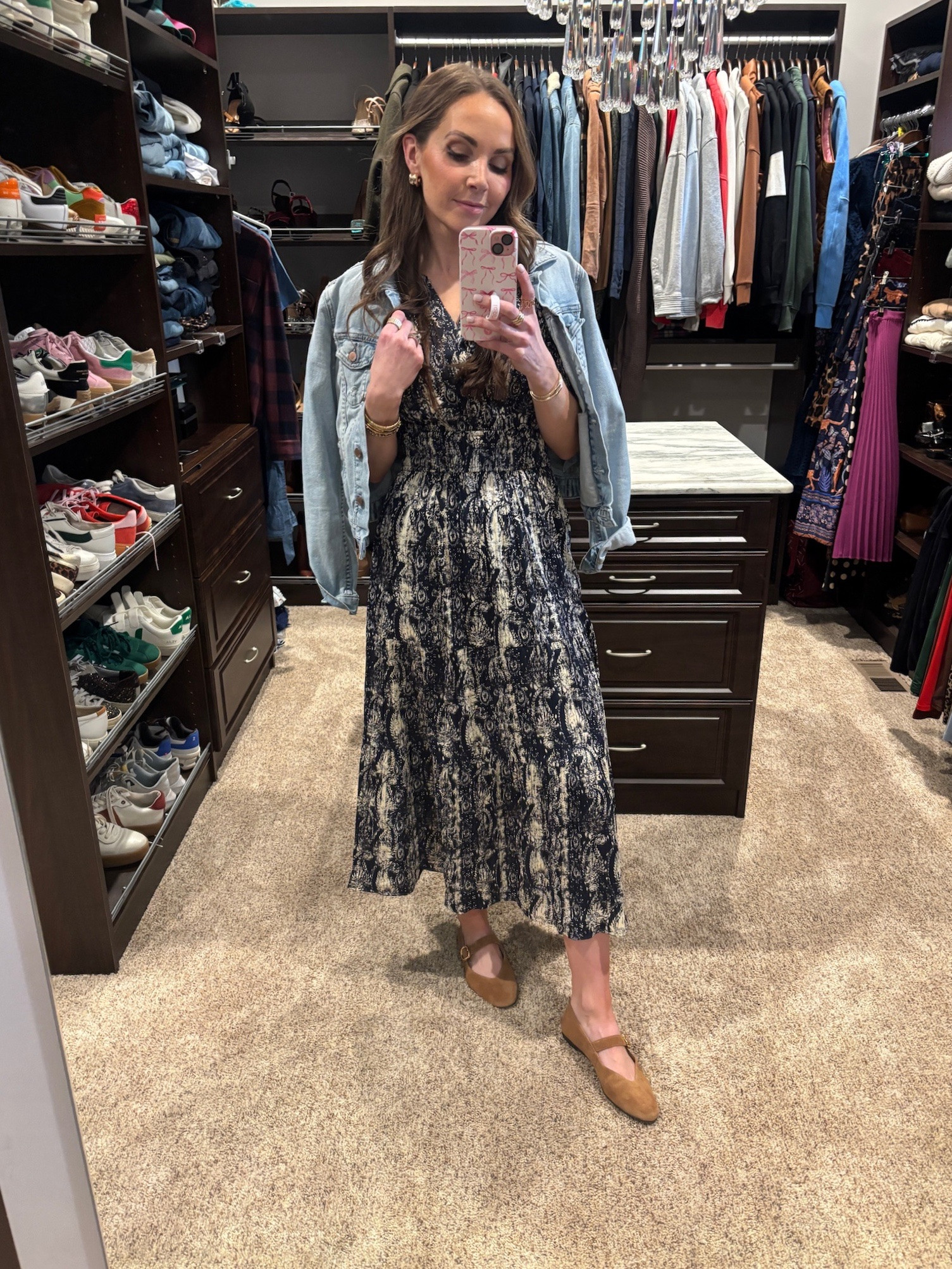 @kohl’s Vera Wang maxi dress + denim jacket 

#LTKStyleTip #LTKSeasonal #LTKWorkwear