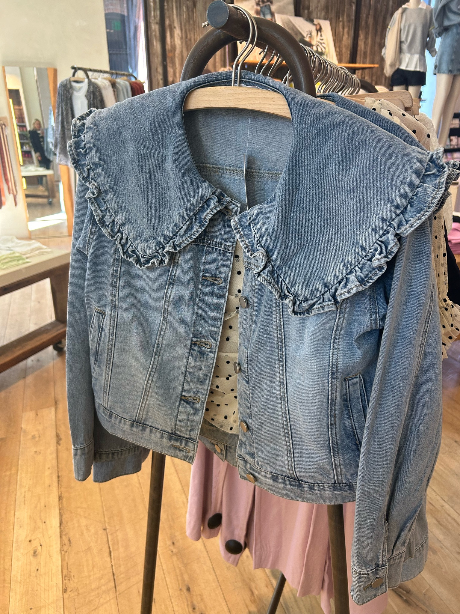 【gw値下げ】MEER. COLLAR RUFFLES DENIM JACKET S2c9f8986f983463aa08f3d7ae895e