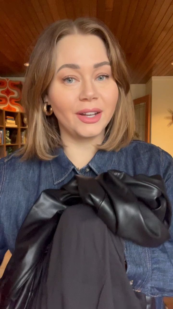 Curve friendly dress pants for under $100
These leather barrel leg ones are on sale for $36!! Available in petite and tall lengths as well.
The barrel leg ones fit a bit big, you could size down or go tts for a looser fit. 
#barrelleg #curve #dresspants #canada

#LTKplussize #LTKcanada #LTKcurves