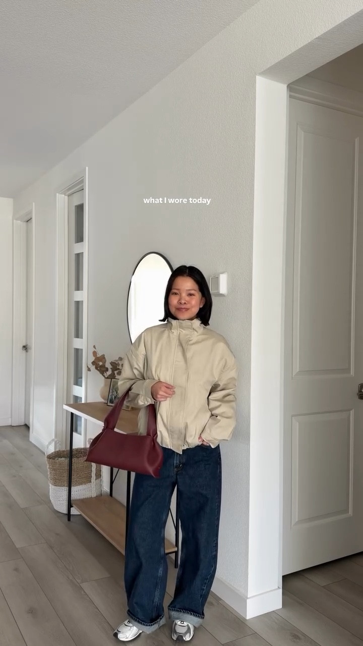 Size XS in @Aritzia jacket
Size 26 in jeans (sized up one for a baggier fit) 
Sized up half size in sneakers
Polene east west bag


#LTKootd #LTKSeasonal #LTKPetite